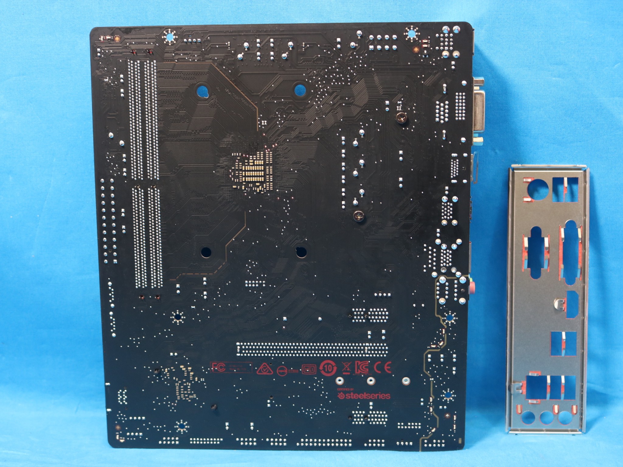 MSI B350M Gaming Pro AMD Socket AM4 DDR4 MicroATX Desktop Motherboard & I/O Shield MS-7A39 VER: 1.0