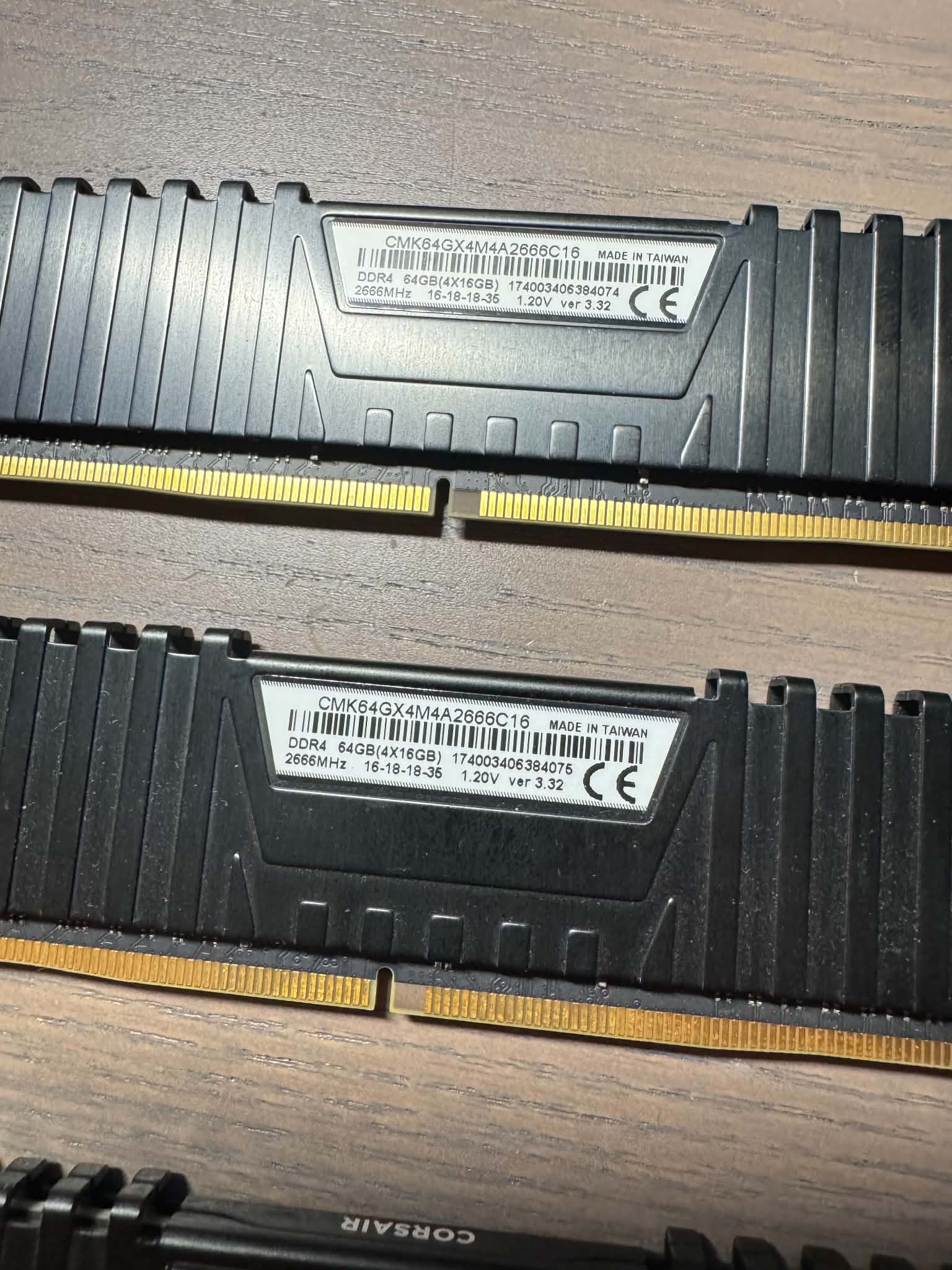 Corsair Vengeance LPX 64GB (4x16GB) DDR4 RAM 2666MHz CMK64GX4M4A2666C16