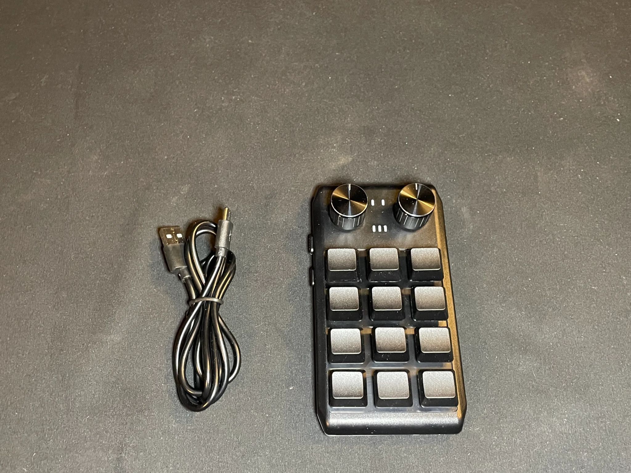 Wireless RGB Bluetooth Macropad With Red Switches