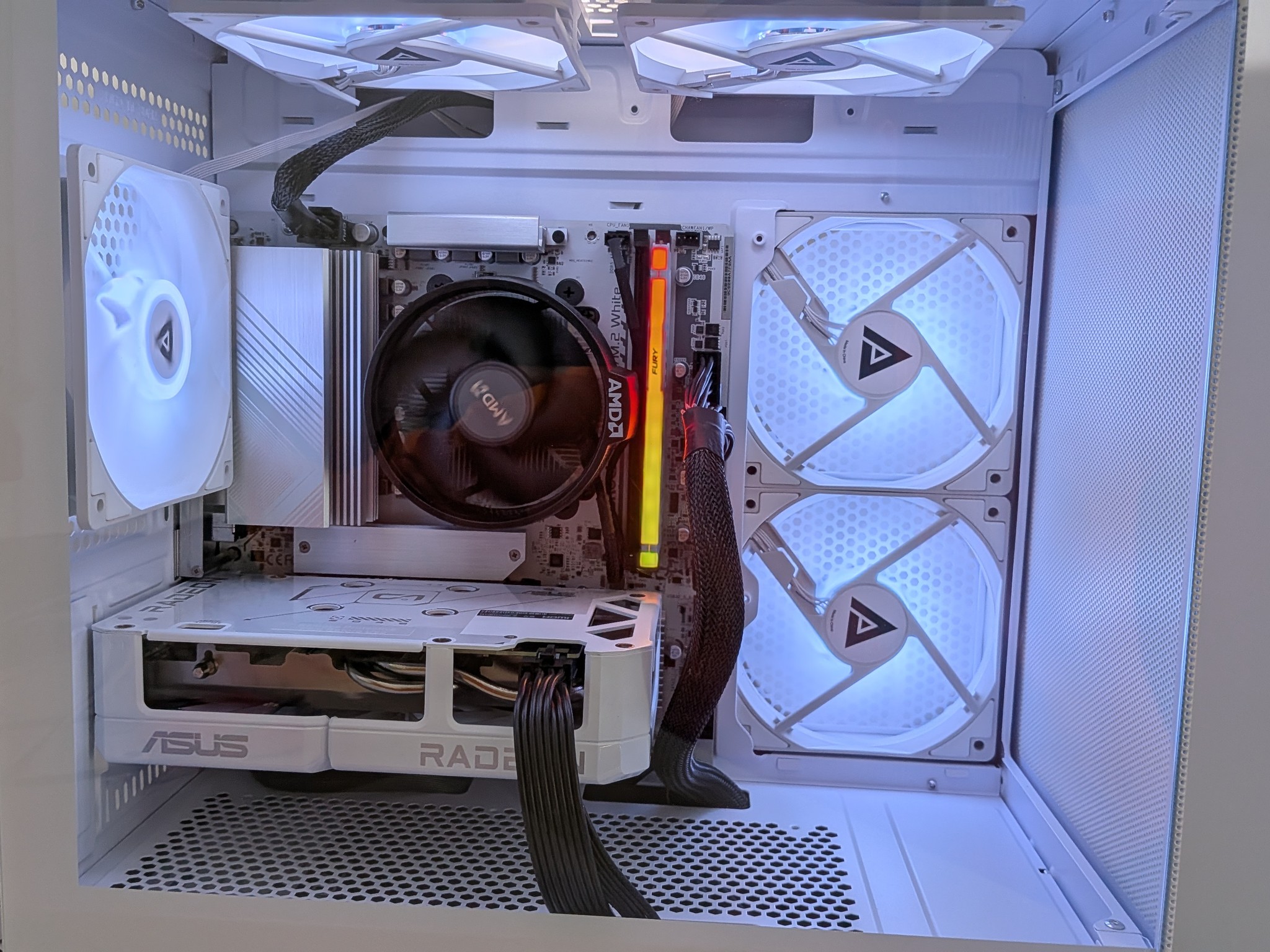 New ALL AMD AM5 Custom Gaming PC Lunar White
