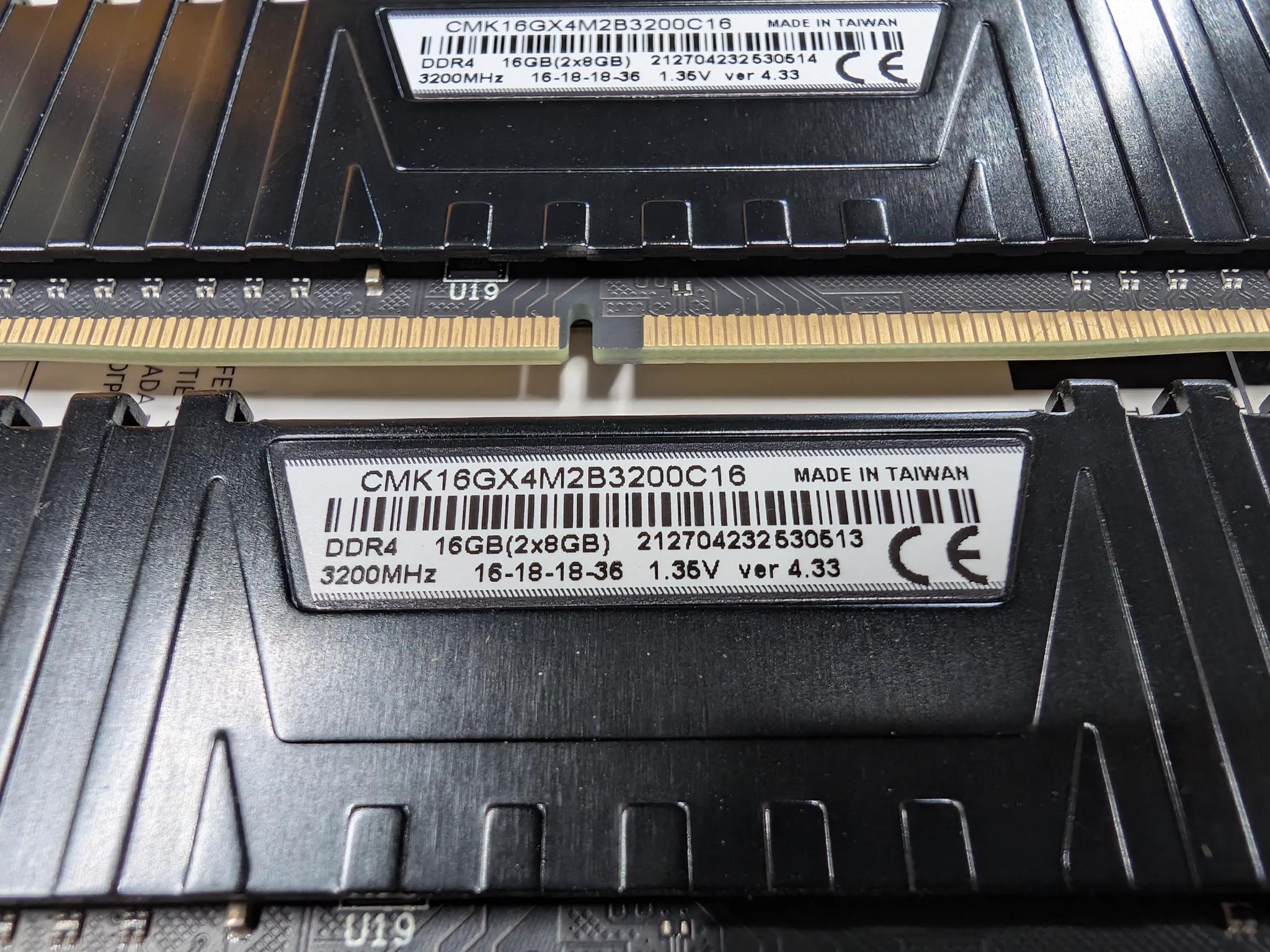 Used 16GB (8gb x2) Corsair 3200Mhz DDR4
