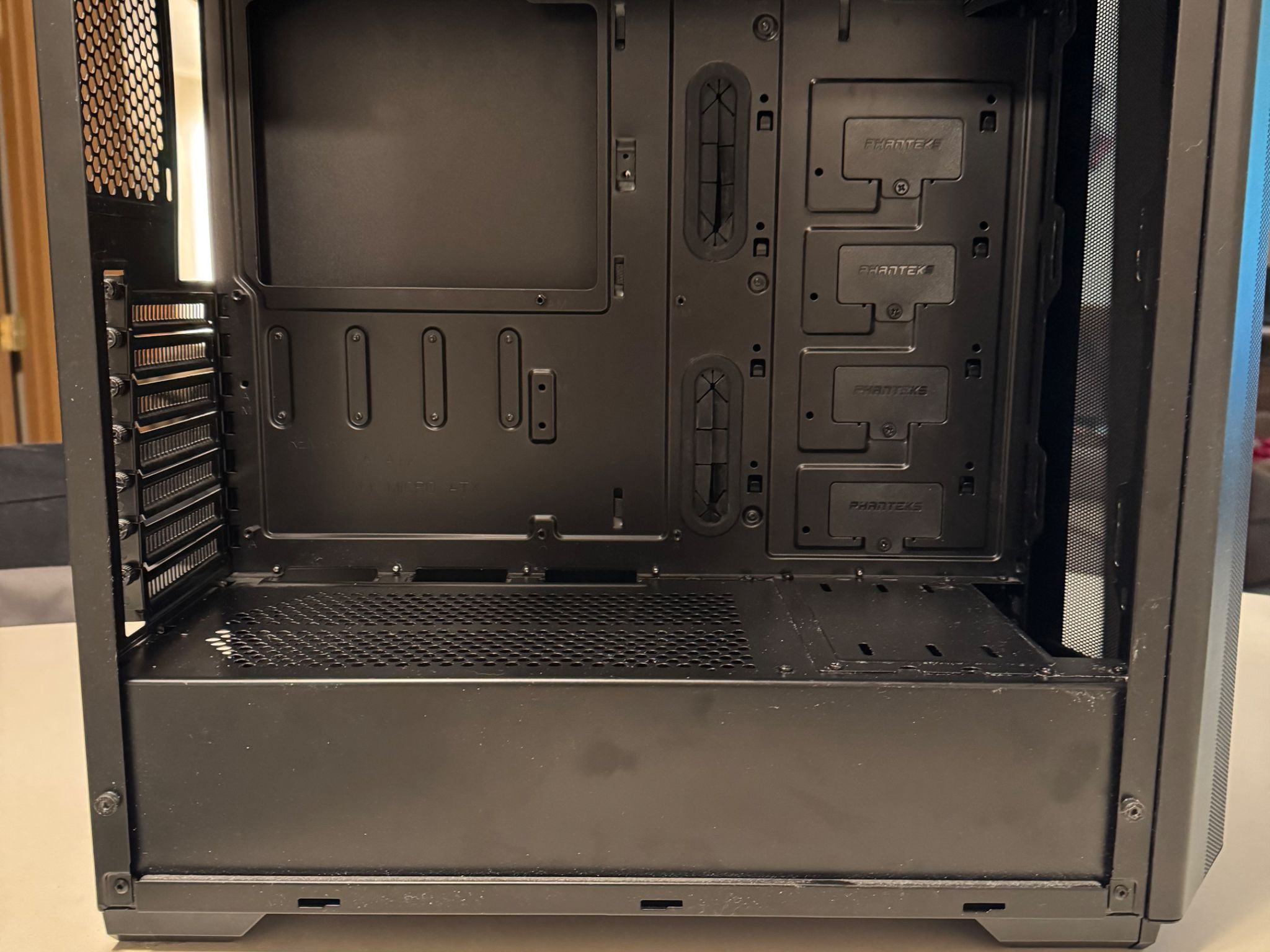 Phanteks Eclipse P400A Mid-Tower PC Case + 3 Corsair LL120 Fans