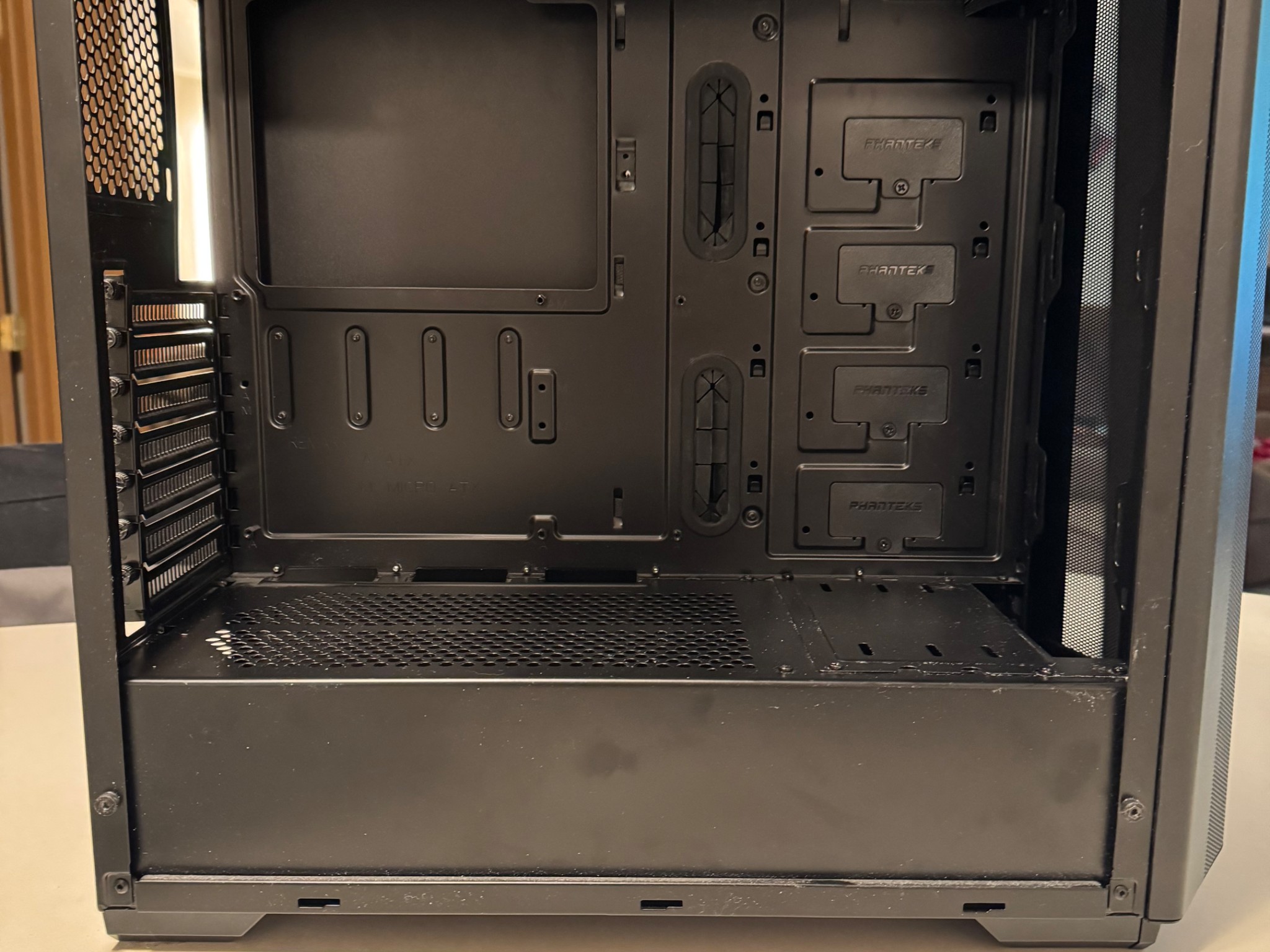 Phanteks Eclipse P400A Mid-Tower PC Case + 3 Corsair LL120 Fans