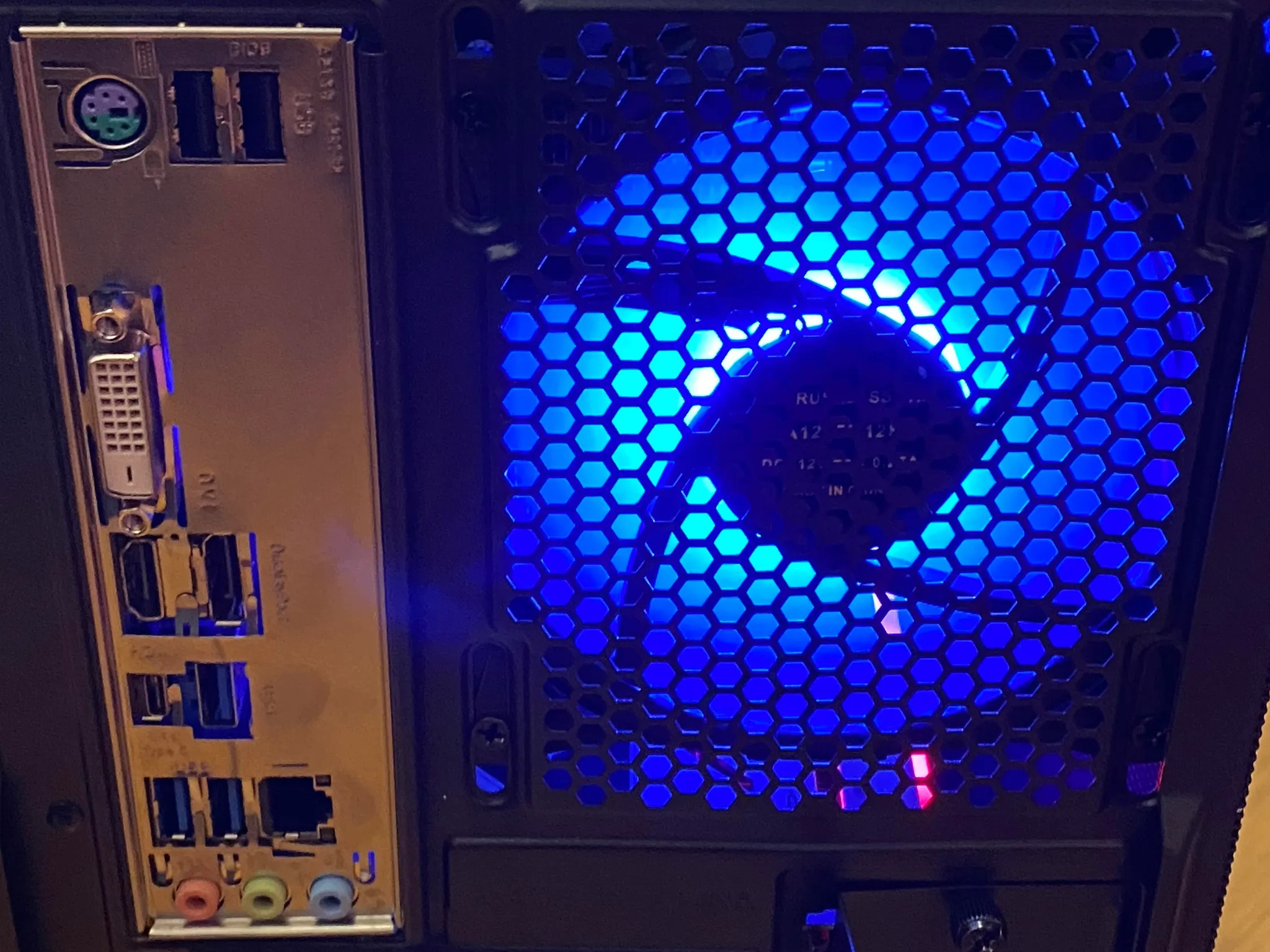 Gaming PC (6700XT, i7 10700KF, 32GB RAM, SSD)