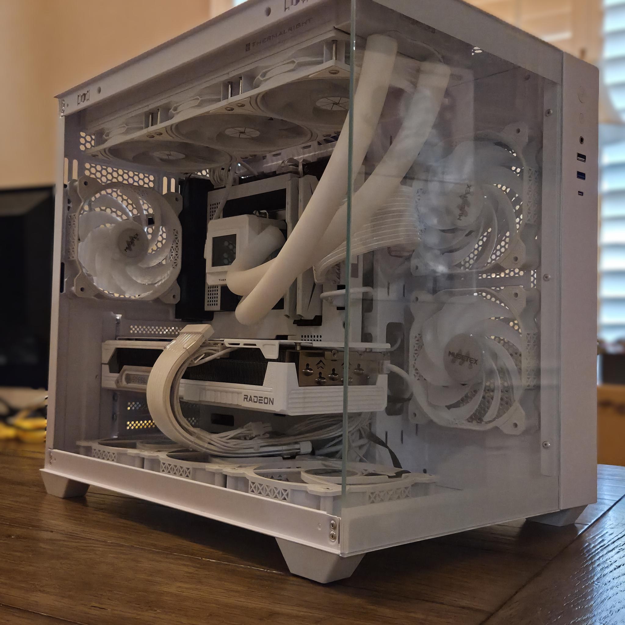 Blizzard! ❄️ | RX 9070 XT Gaming PC | Intel i5-14600K | 32GB DDR5 | 1TB Gen4 NVMe | 2" LCD Display!