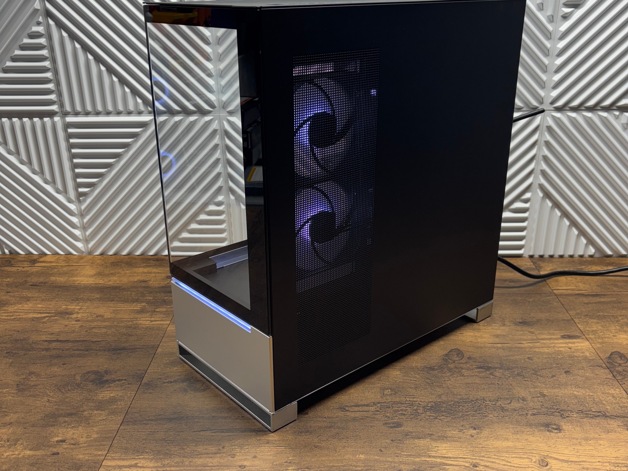 Ryzen 7 8700G + RTX 5060 Ti Gaming PC | 16GB DDR5-6000 | 2TB Gen4 NVMe | WiFi
