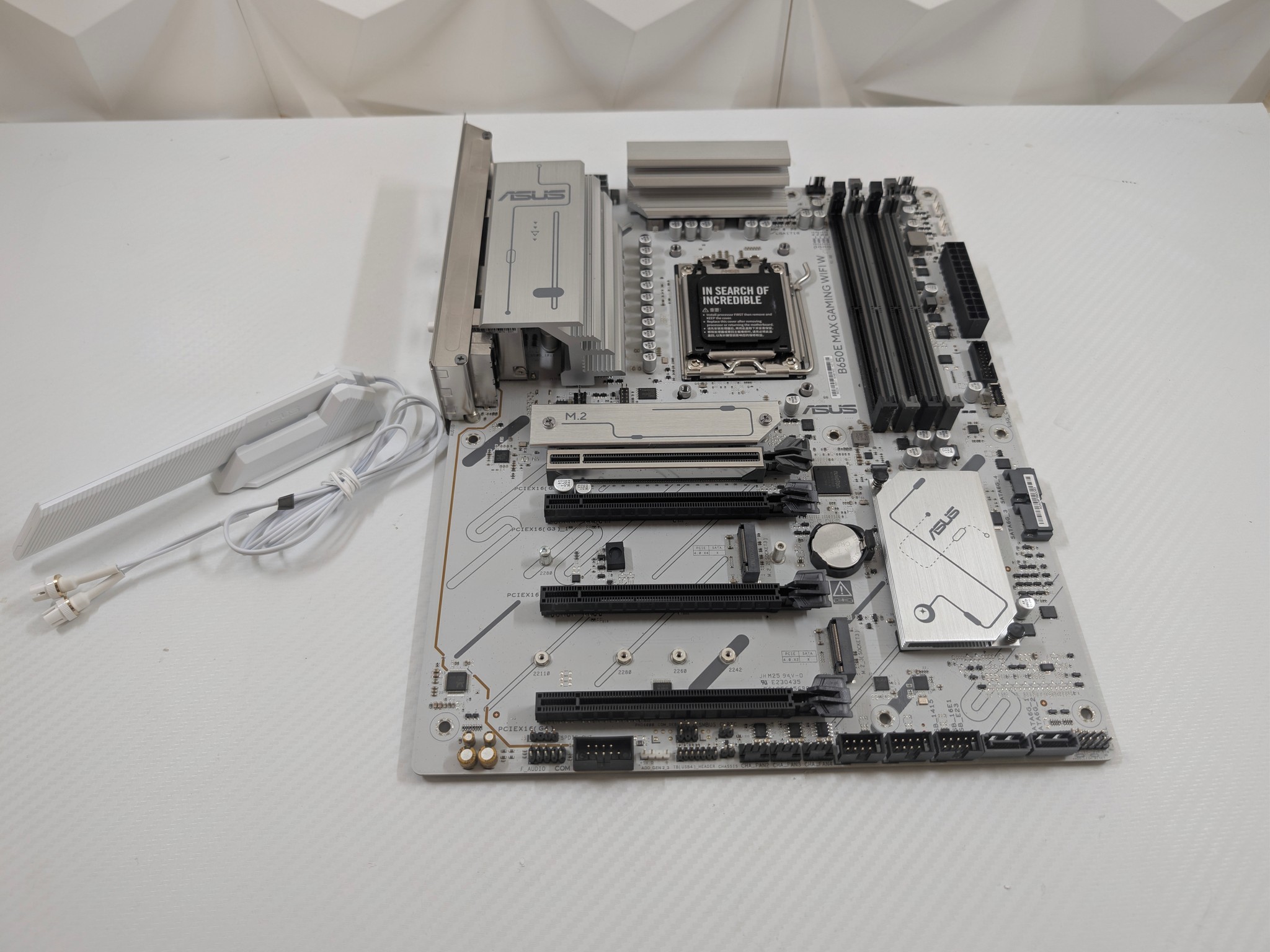 ASUS B650E MAX GAMING WIFI W