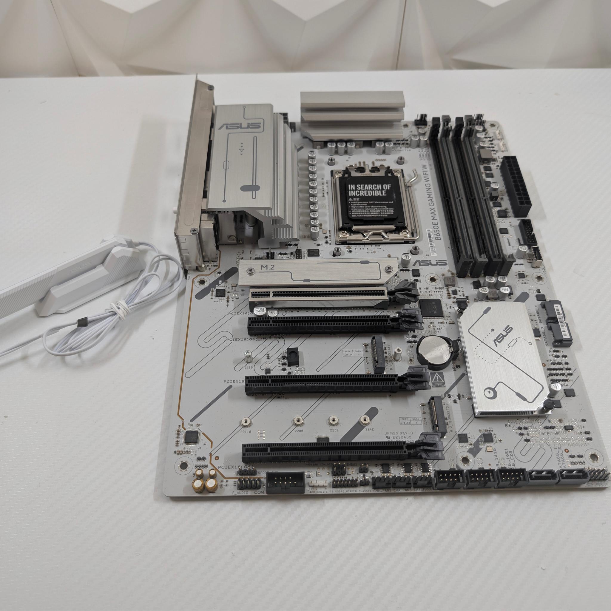 ASUS B650E MAX GAMING WIFI W