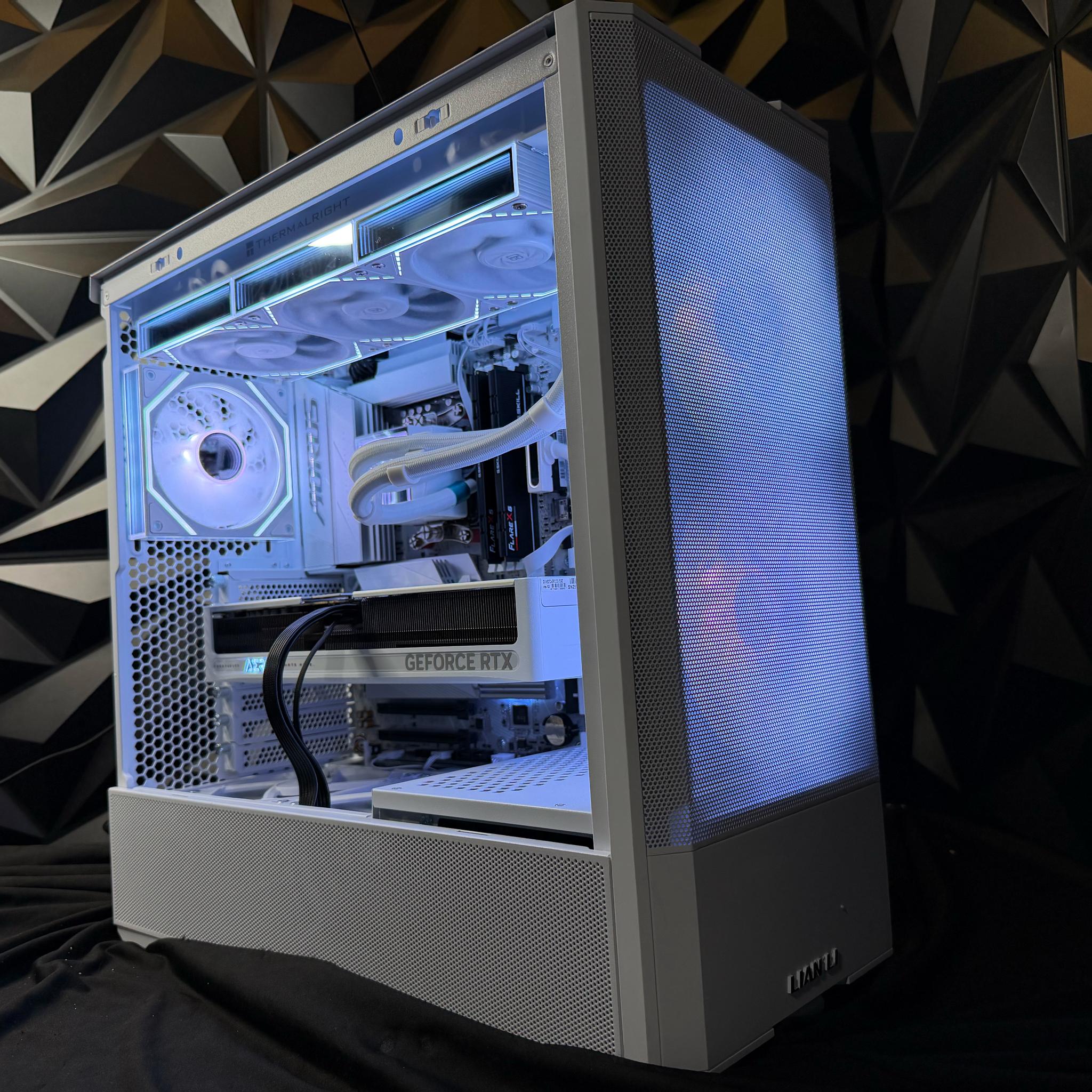 ❄️🤍 WHITEOUT PROTOCOL 🤍❄️Ryzen 9 7900X| RTX 5070| 32 GB DDR5| 2.5 TB NVMe| 850W PSU