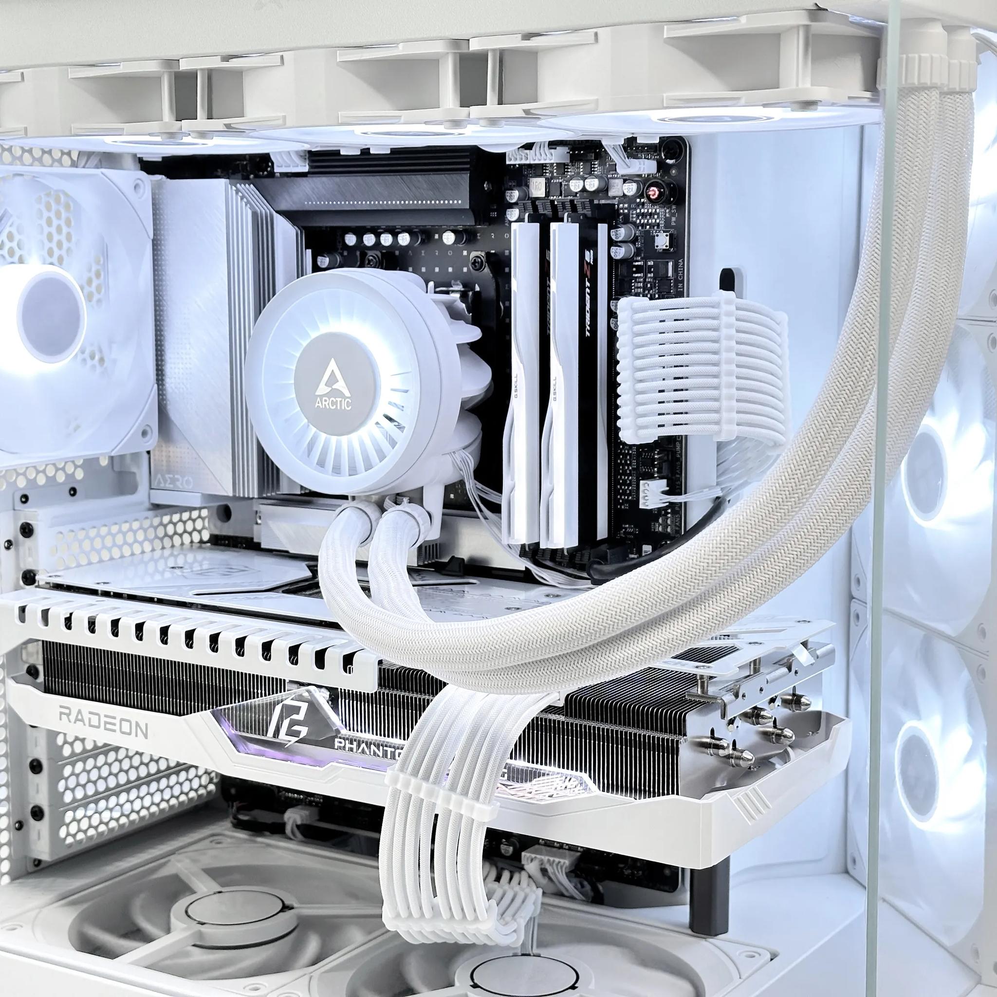 ❄️🤍🐻‍❄️Artic⚪AMD RX 7900 XT 20GB⚪AMD Ryzen 7 7700⚪32GB DDR5⚪1TB NVME