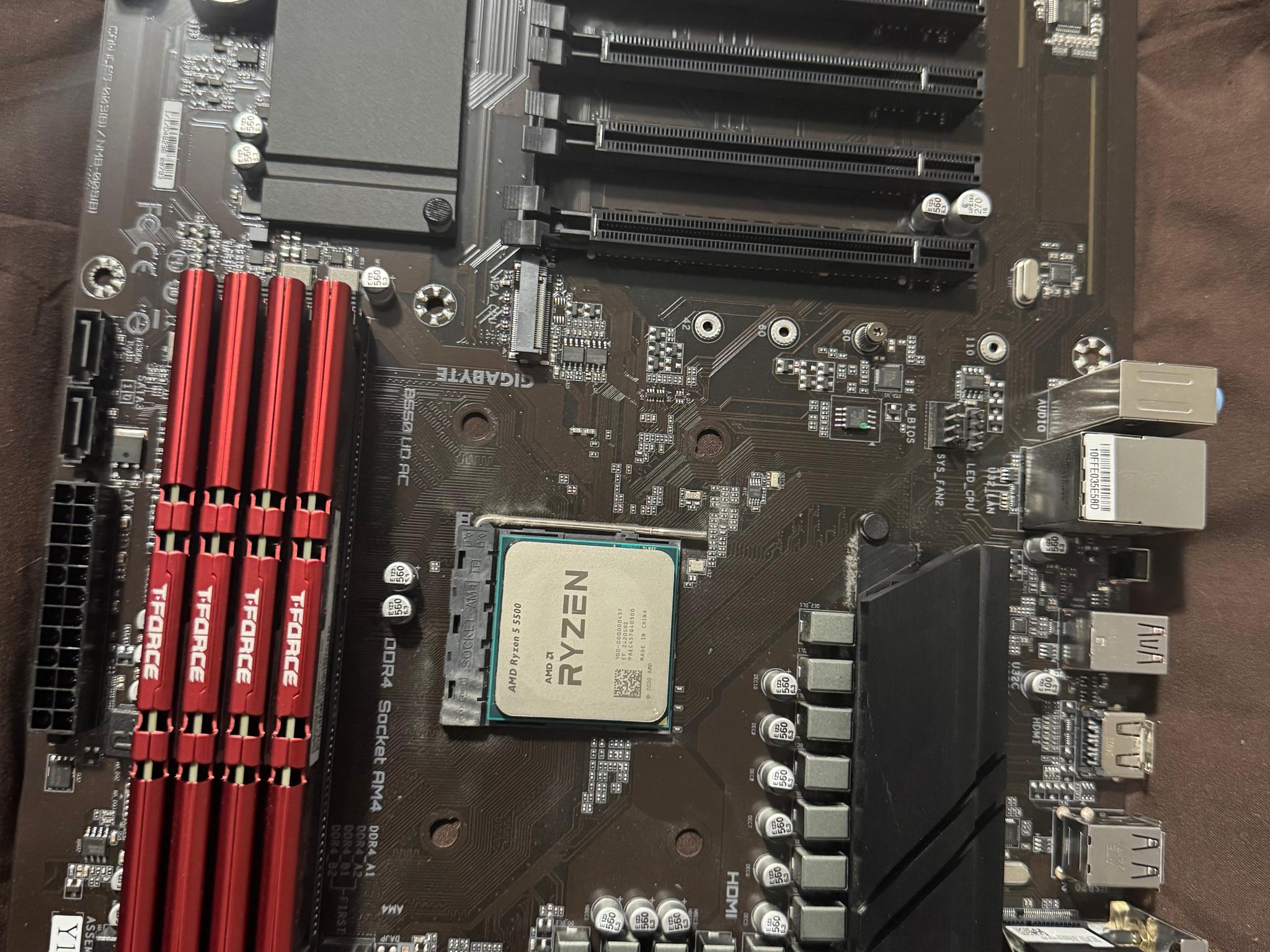 Gigabyte B550 Ud 32GB DDR4 Ram Amd 5 5500 Cpu bundle