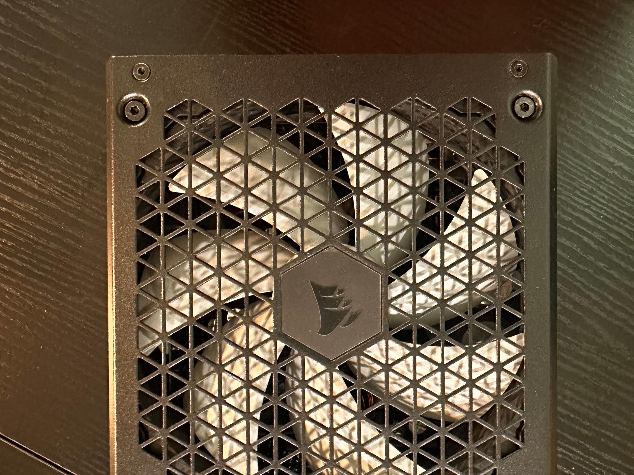 Corsair RM750x (2021) - Image 2