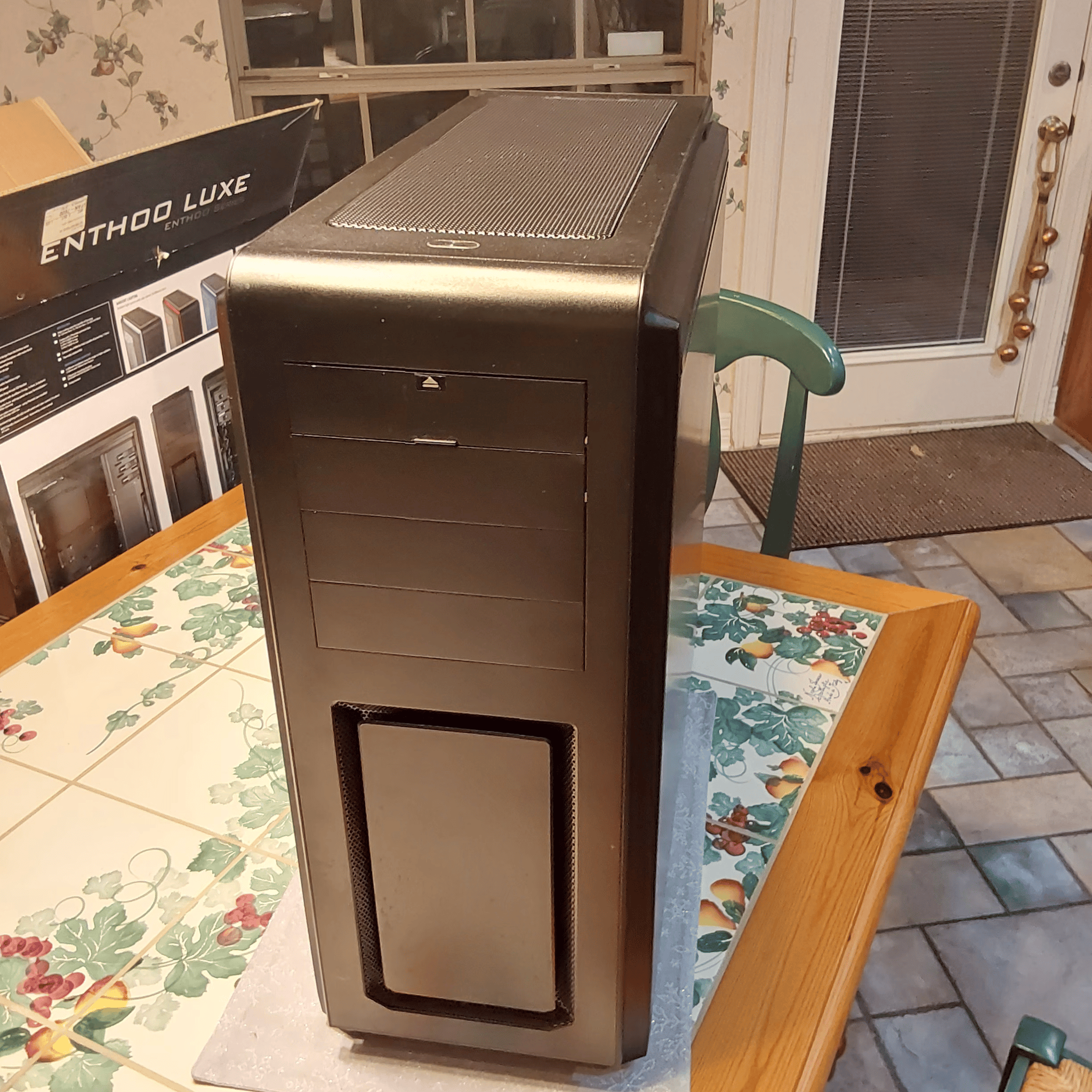Phanteks Enthoo Luxe full tower computer case in original retail box with all parts and accessories