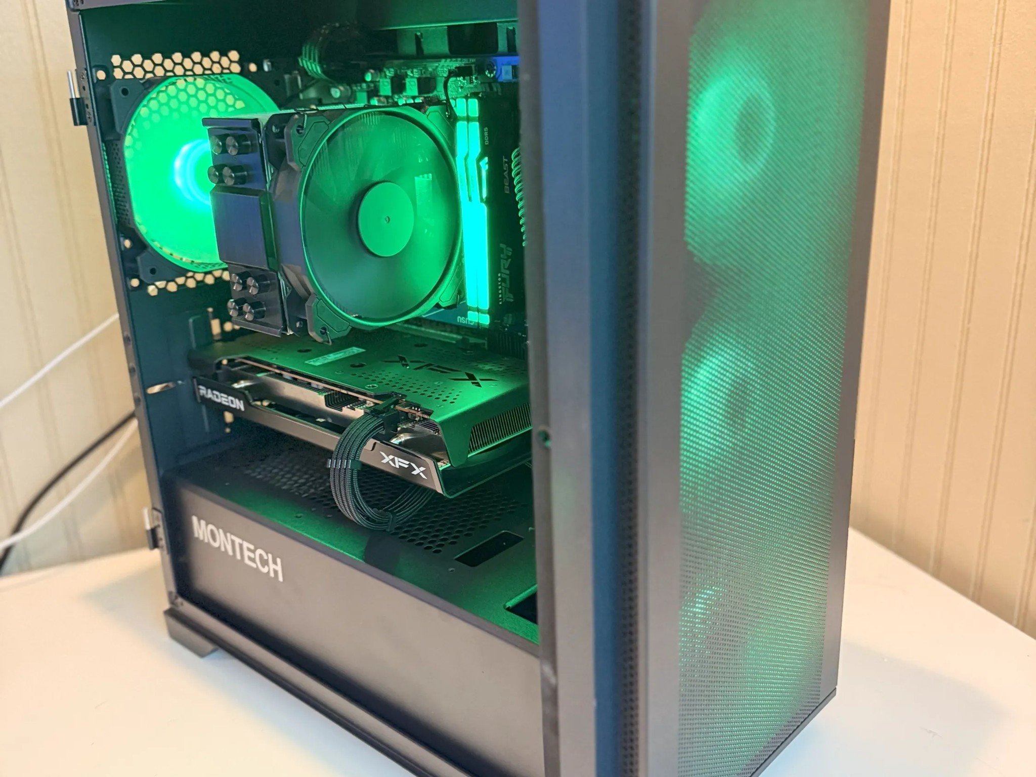"Ready to Game: Ryzen 5 8400F & RX 7600"