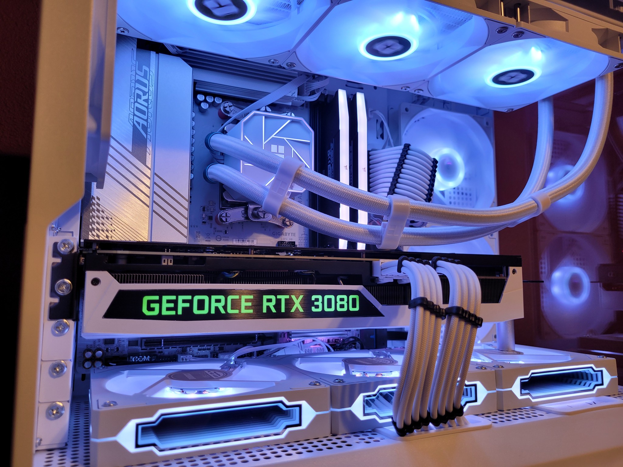White RTX 3080 Gaming PC (Ryzen 5 7600X | 32GB RAM | 1TB SSD | WiFi 6 + BT)