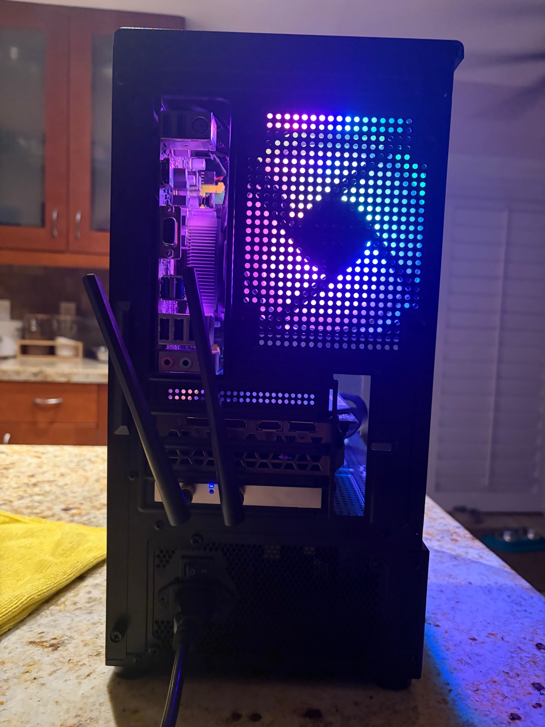 Black Gaming PC | GTX 1660 SUPER | RYZEN 5 3600 | 16GB RAM | 500GB