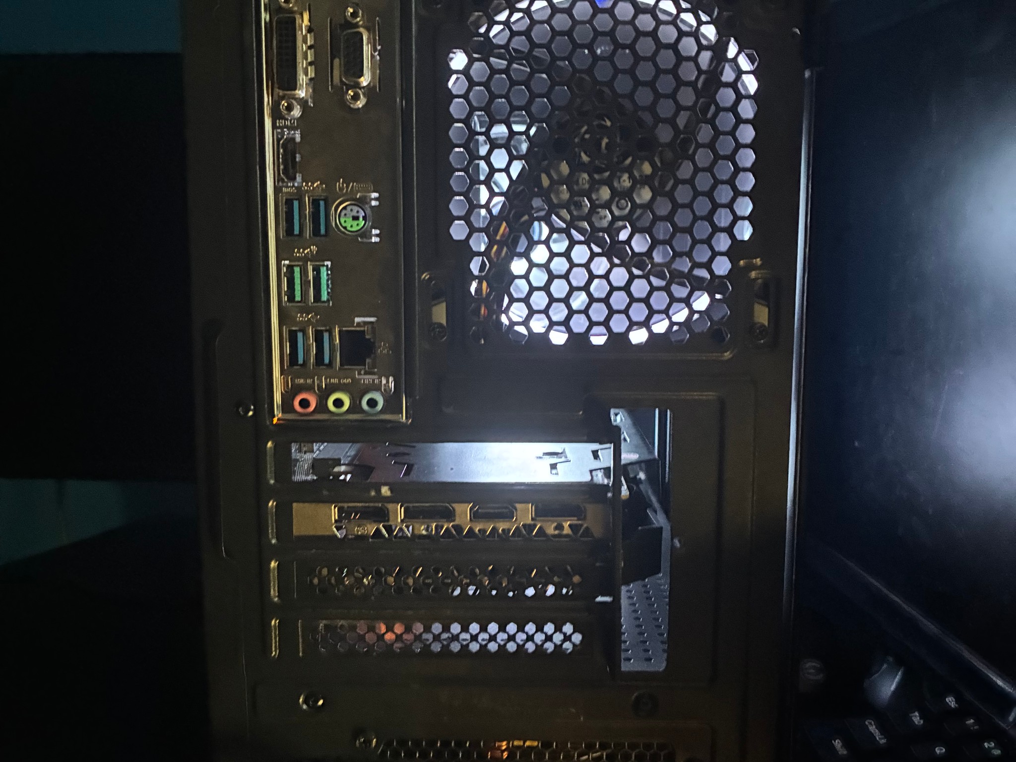 Ryzen 5 5500 Zotac RTX 2060 6GB G.Skill Ripjaws V 16GB DDR4-3200 Gaming PC