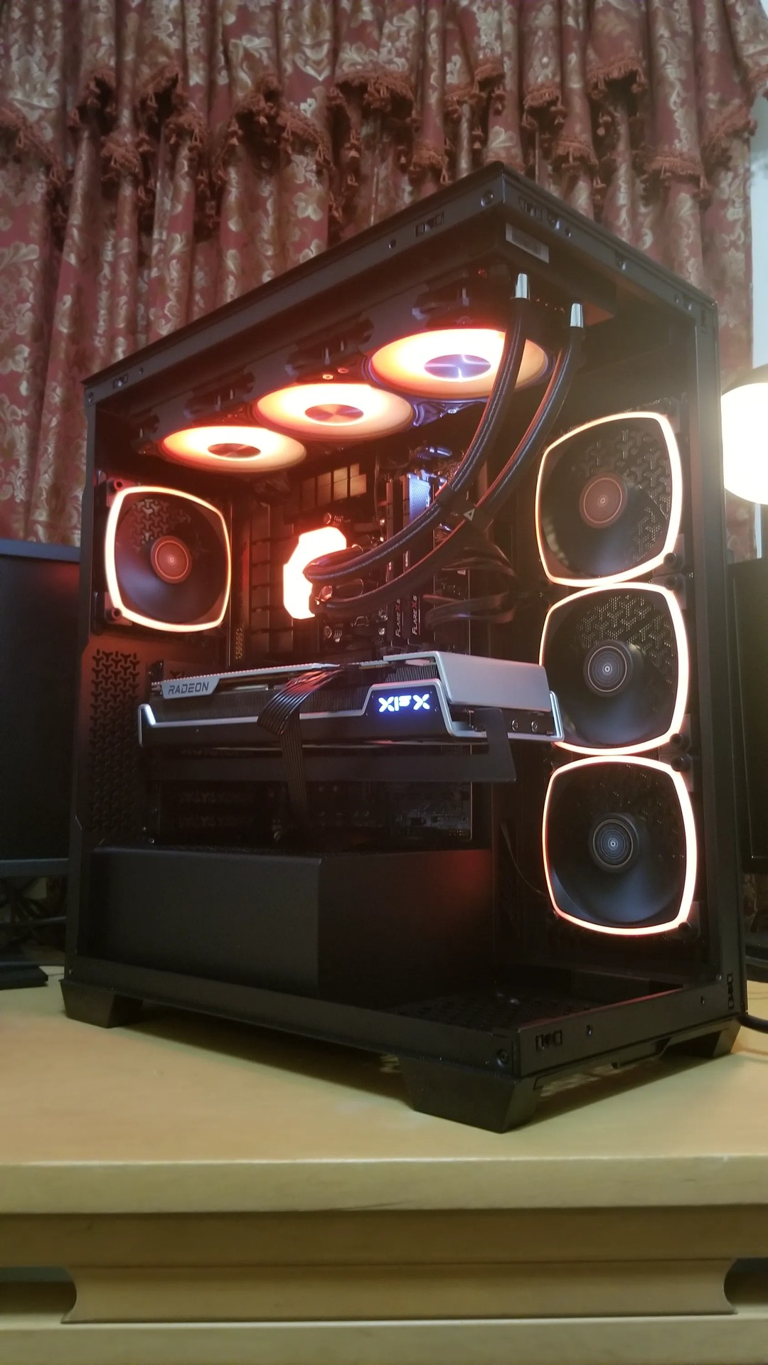 9800X3D | 7900 XT | 32 GB RAM | Solid Gaming PC | Jawa