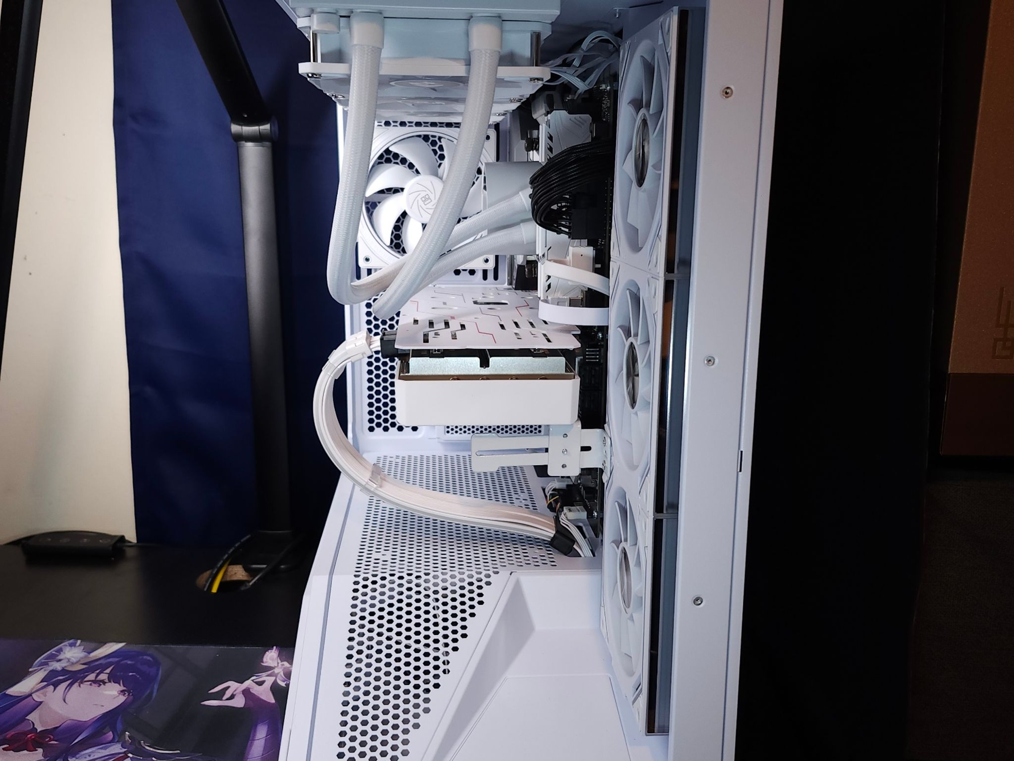Tron Light Gaming - Ryzen 7 5800X | RX 6800