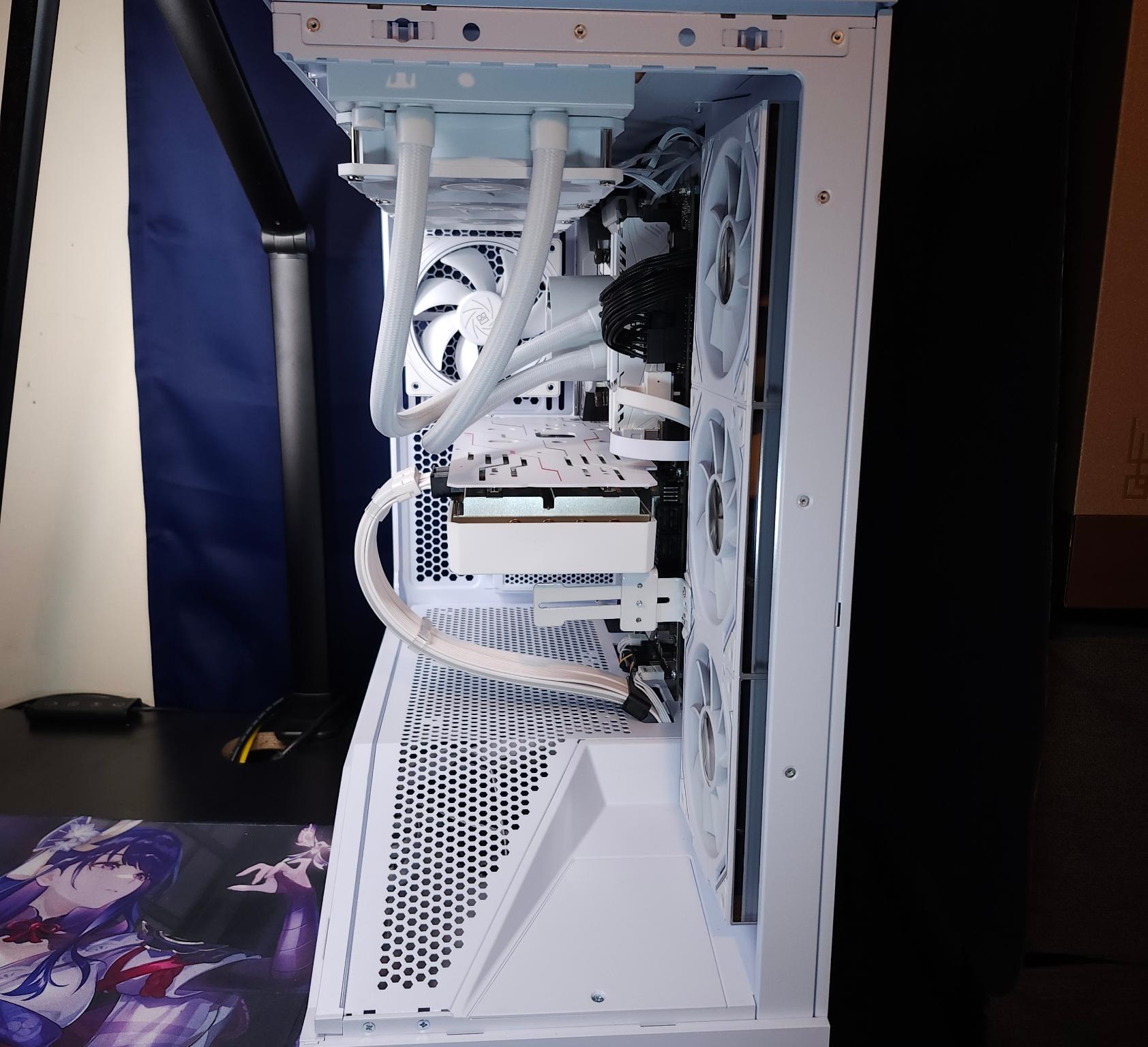 Tron Light Gaming - Ryzen 7 5800X | RX 6800