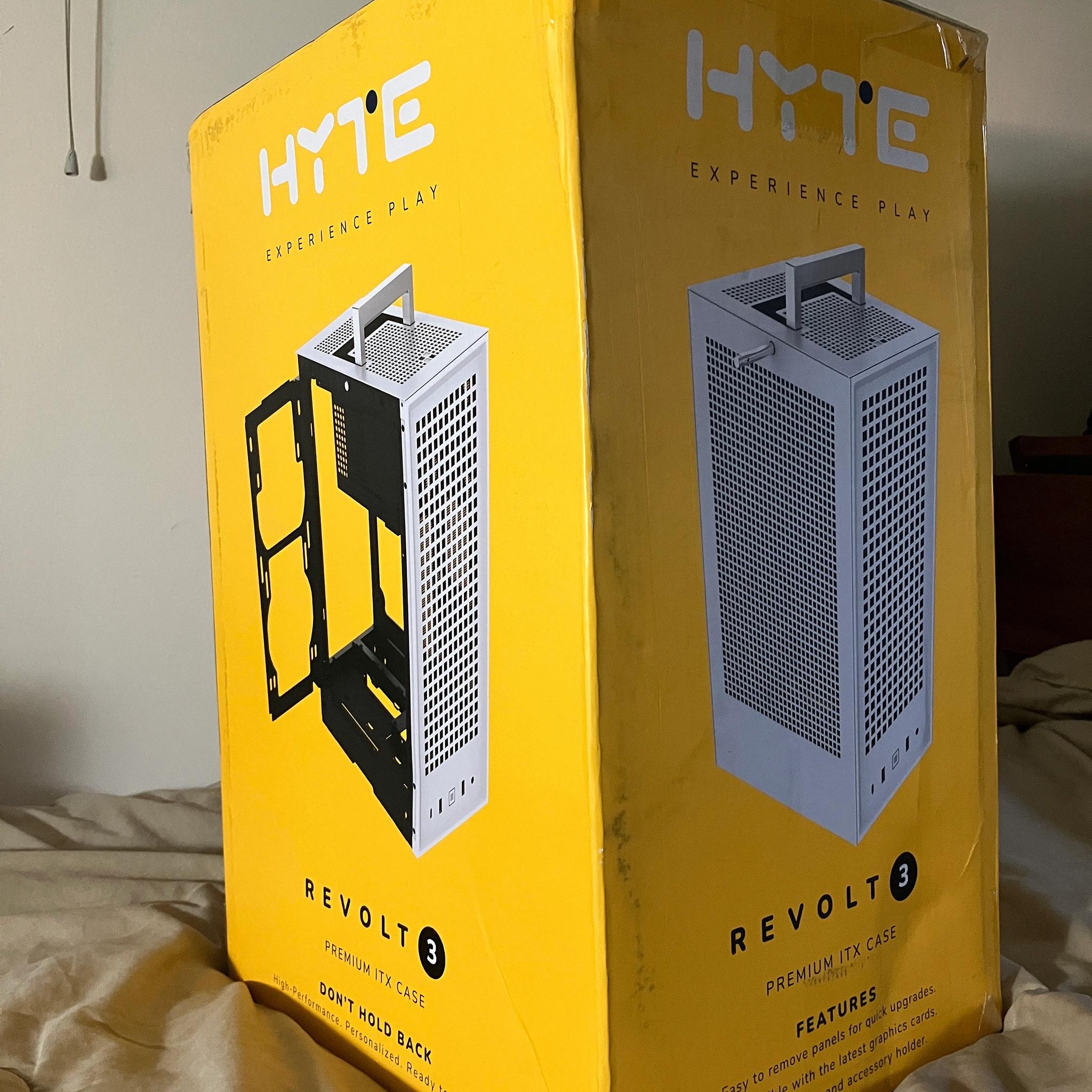 BNOB Hyte Revolt 3 (ITX; Black)