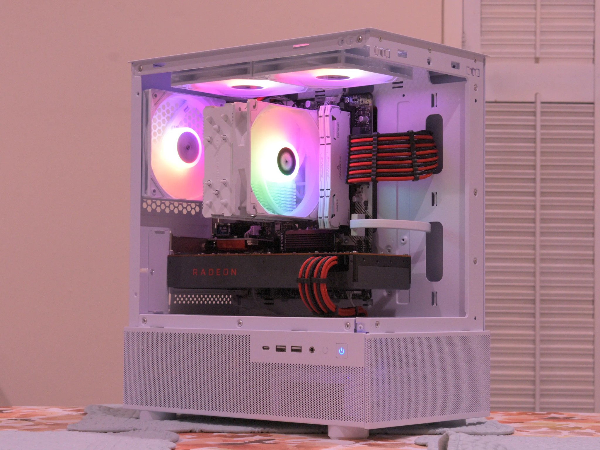 Gaming PC | Ryzen 5 3600 | AMD RX 5700 8GB | 16GB DDR4 | 1TB nVME SSD | 1080p White Gaming PC RGB