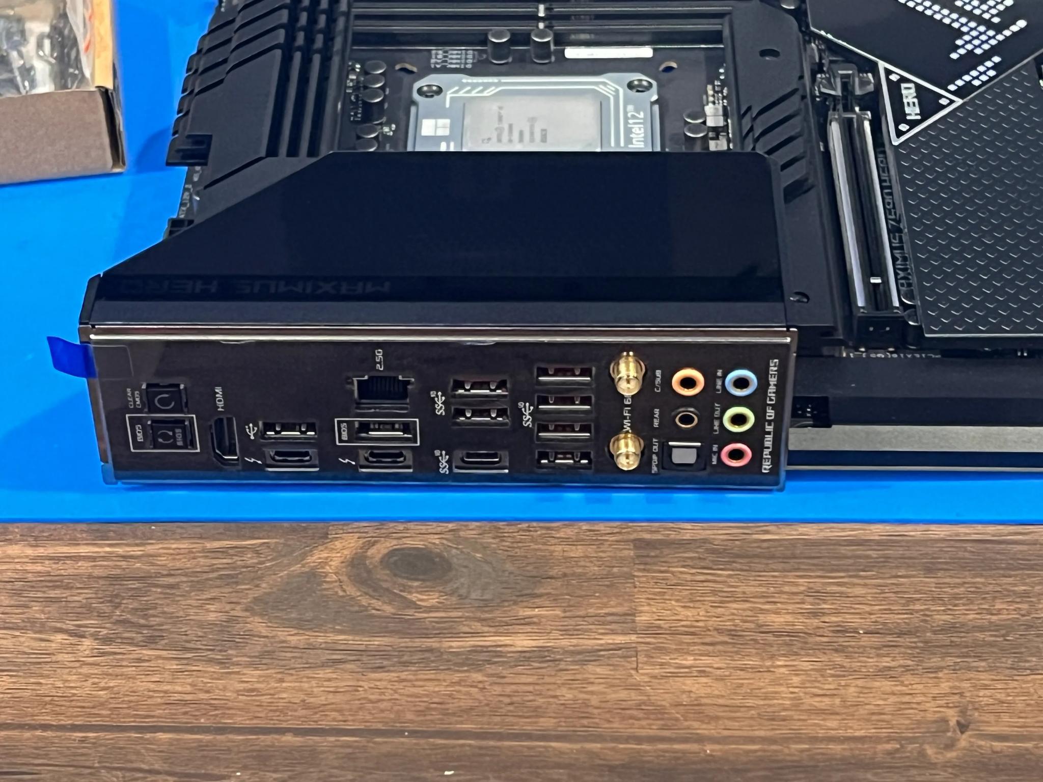 INTEL CORE i9 13900K With ASUS ROG MAXIMUS Z690 HERO and INTEL CONTACT FRAME