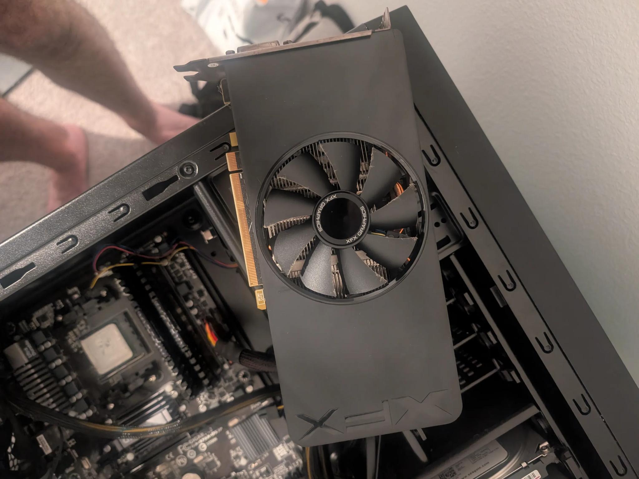 XFX Radeon R9 270