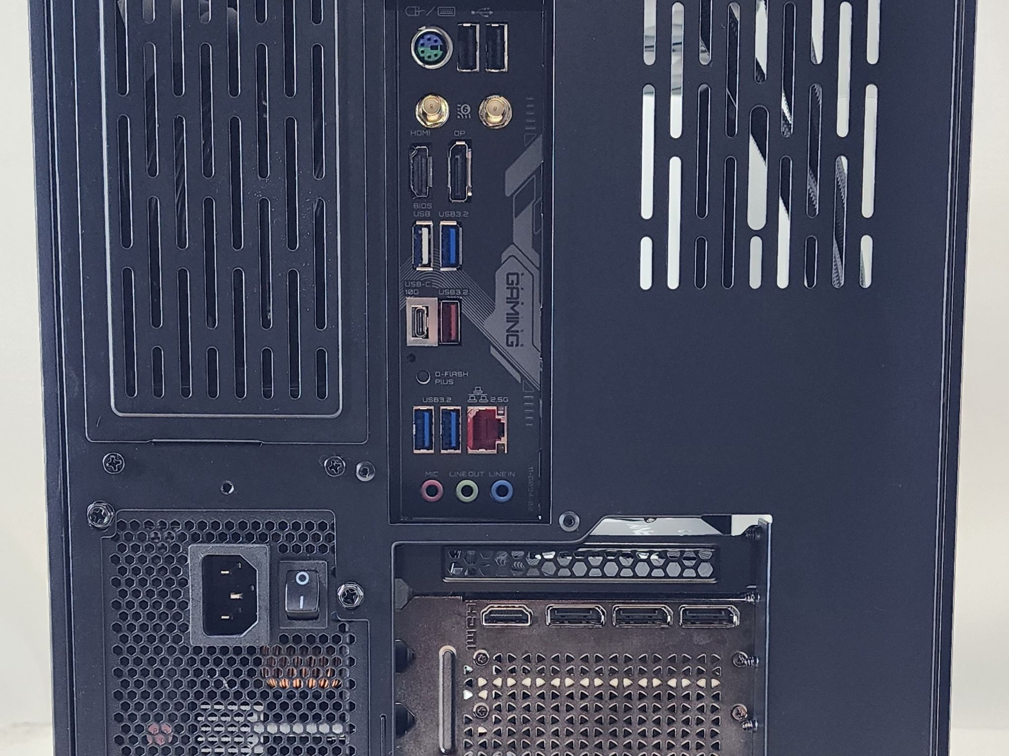 Gaming PC Ryzen 7 9700X 32GB RAM 2TB SSD RTX 5070 Ti 16GB Windows 11 Computer