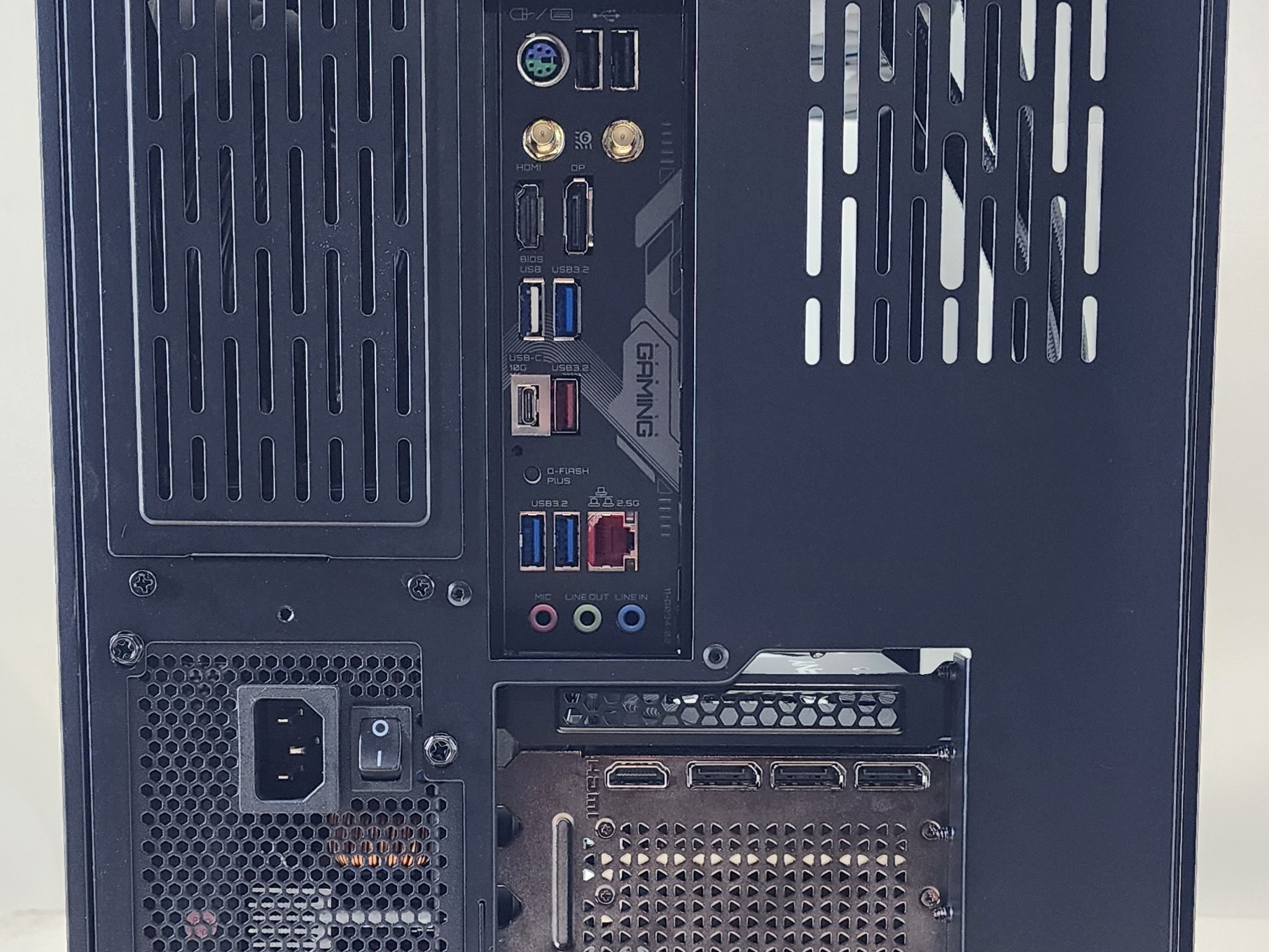 Gaming PC Ryzen 7 9700X 32GB RAM 2TB SSD RTX 5070 Ti 16GB Windows 11 Computer