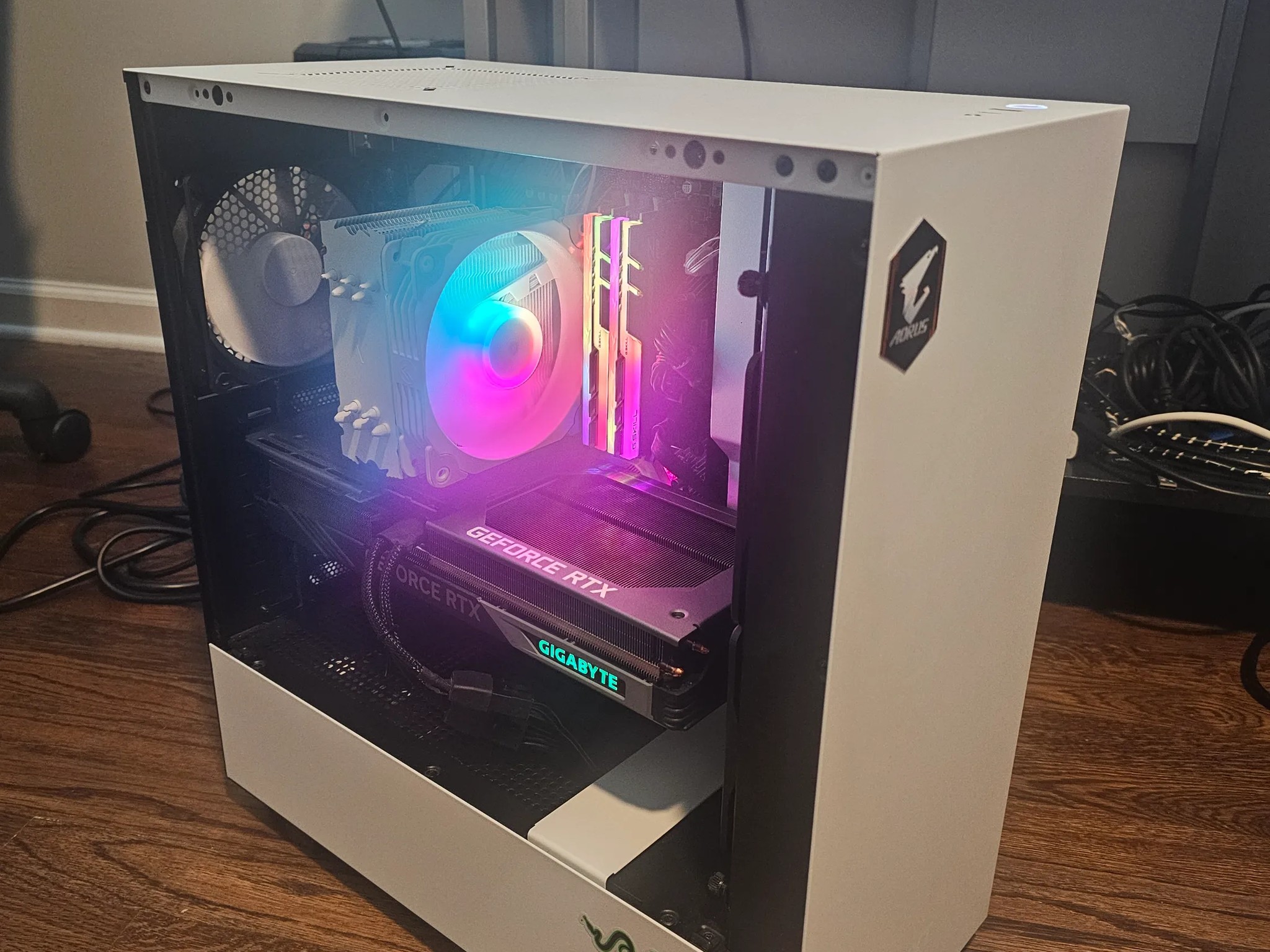RTX 4070 Ti | Ryzen 5 5600x | 32GB RAM | 1TB NVME+ 2TB HDD | Windows 11 Pro