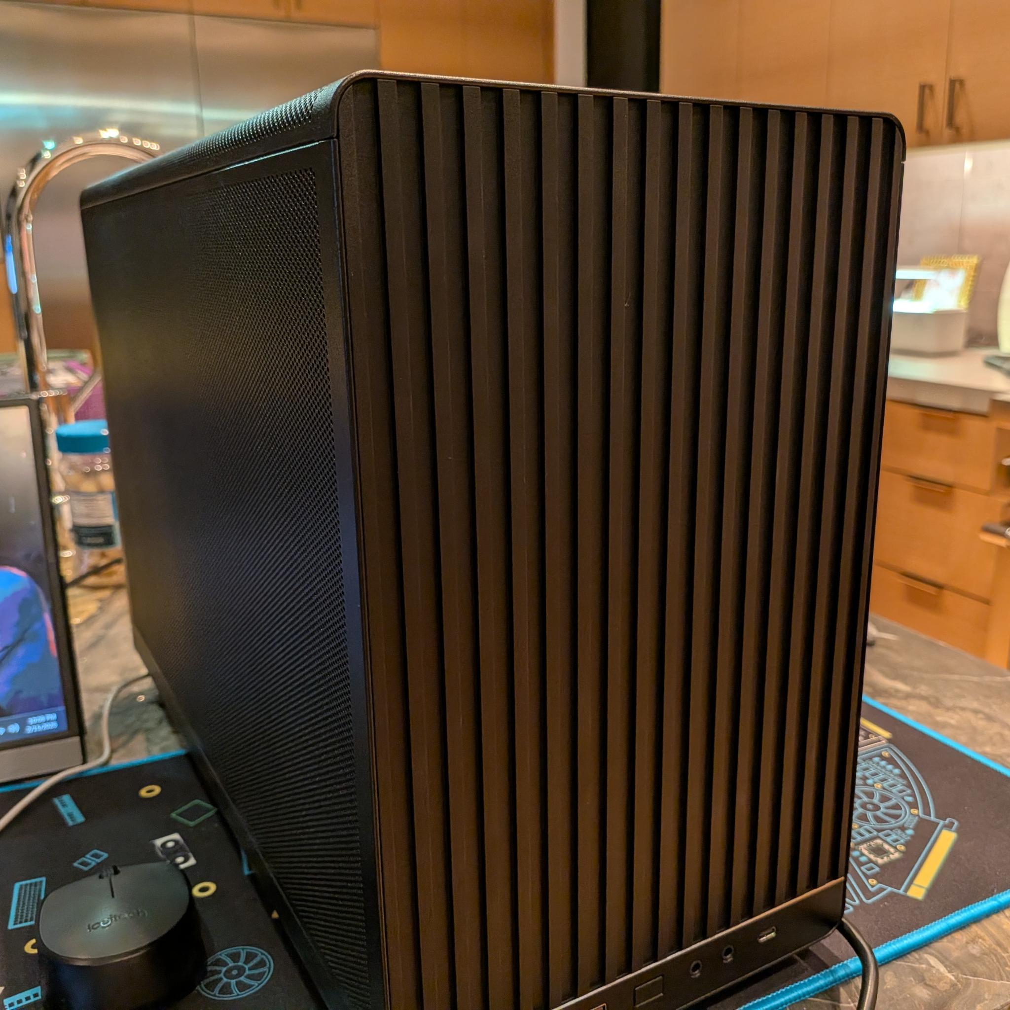 1440p Black Bomb - RX 7800 XT, Ryzen 9 7945HX, 32 GB DDR5 RAM, 2 TB Gen 4 NVME, Blackout