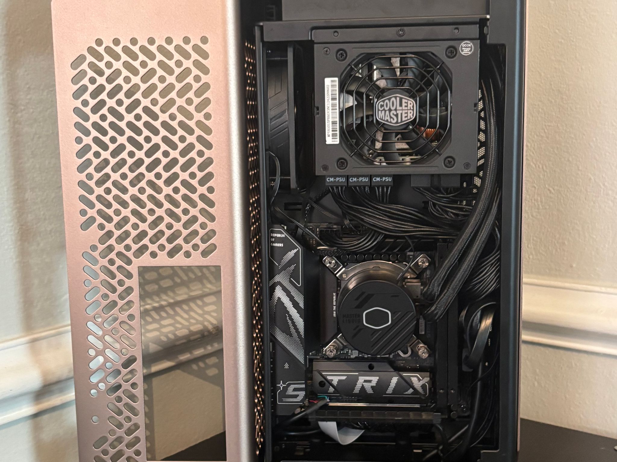 “Honey it’s for work” - 250k 5070 ITX PC