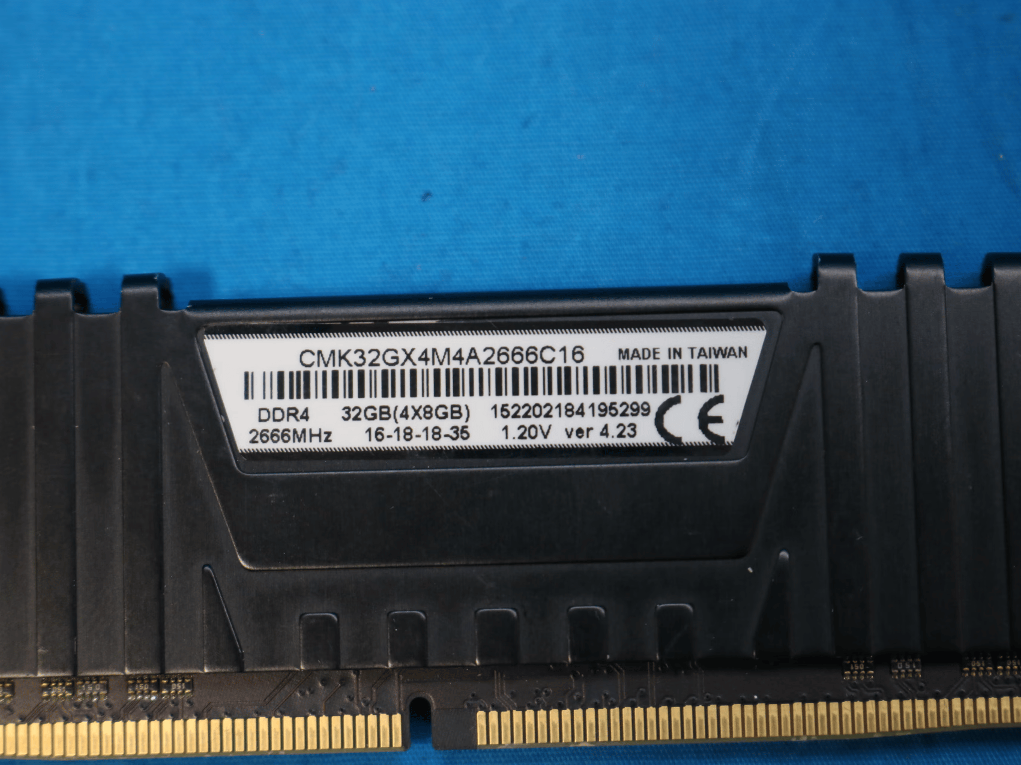 Corsair Vengeance LPX 32GB (4x8GB) DDR4 2666MHz CL16 1.20V Desktop RAM CMK32GX4M4A2666C16 ver. 4.23
