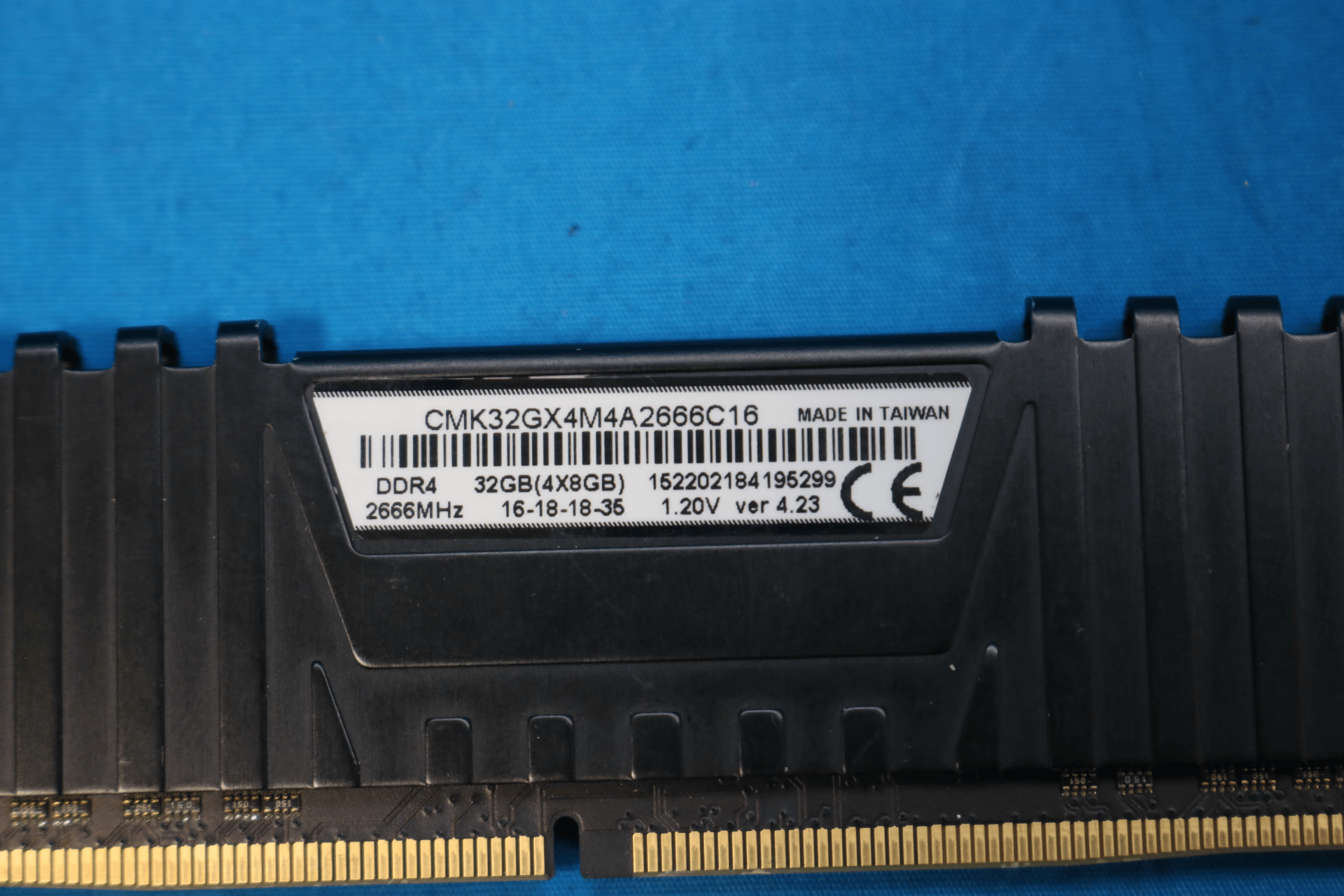 Corsair Vengeance LPX 32GB (4x8GB) DDR4 2666MHz CL16 1.20V Desktop RAM CMK32GX4M4A2666C16 ver. 4.23