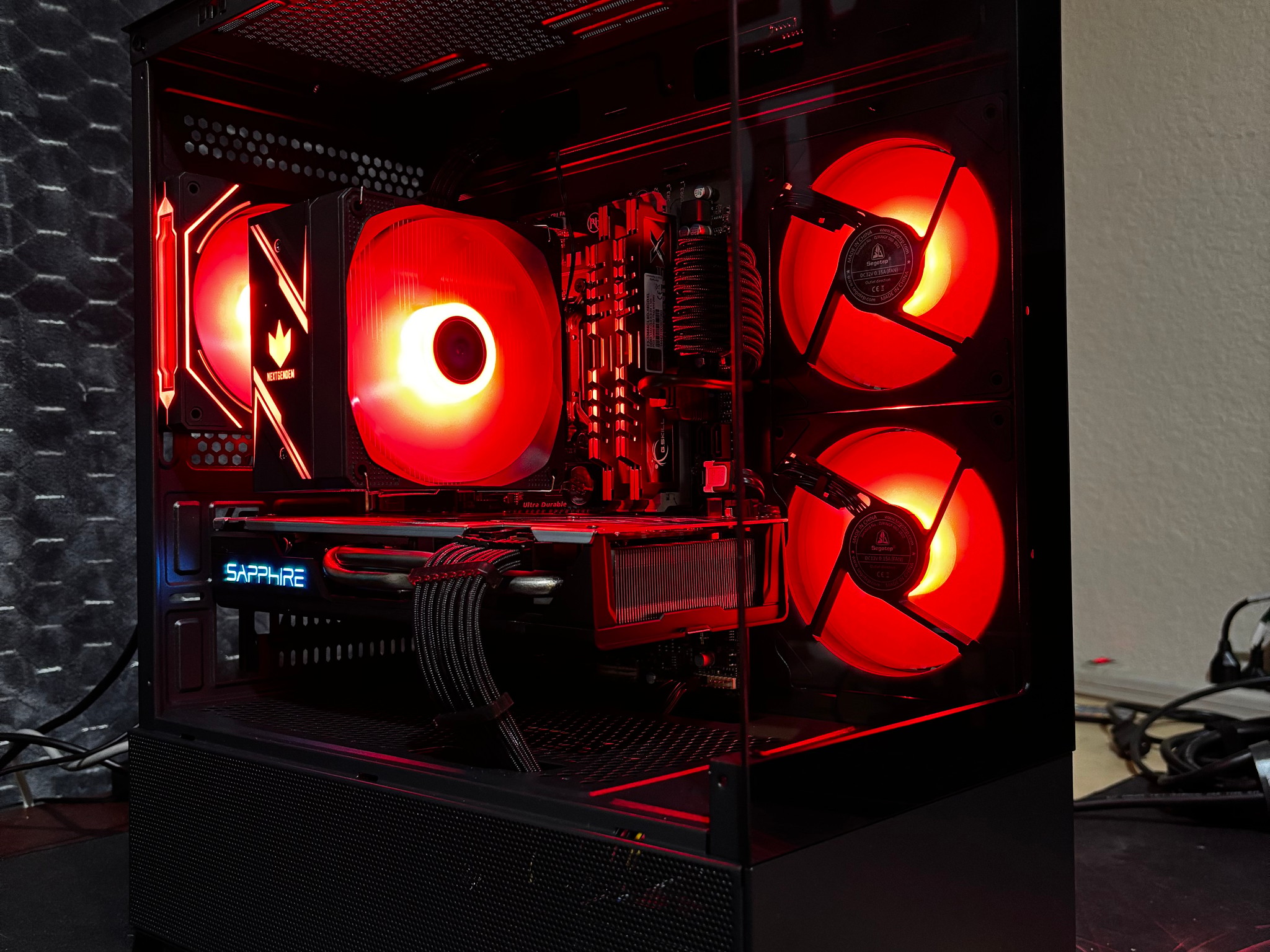 Beautiful Fish Tank Gaming PC | RX 570 8GB + i7 | WiFi