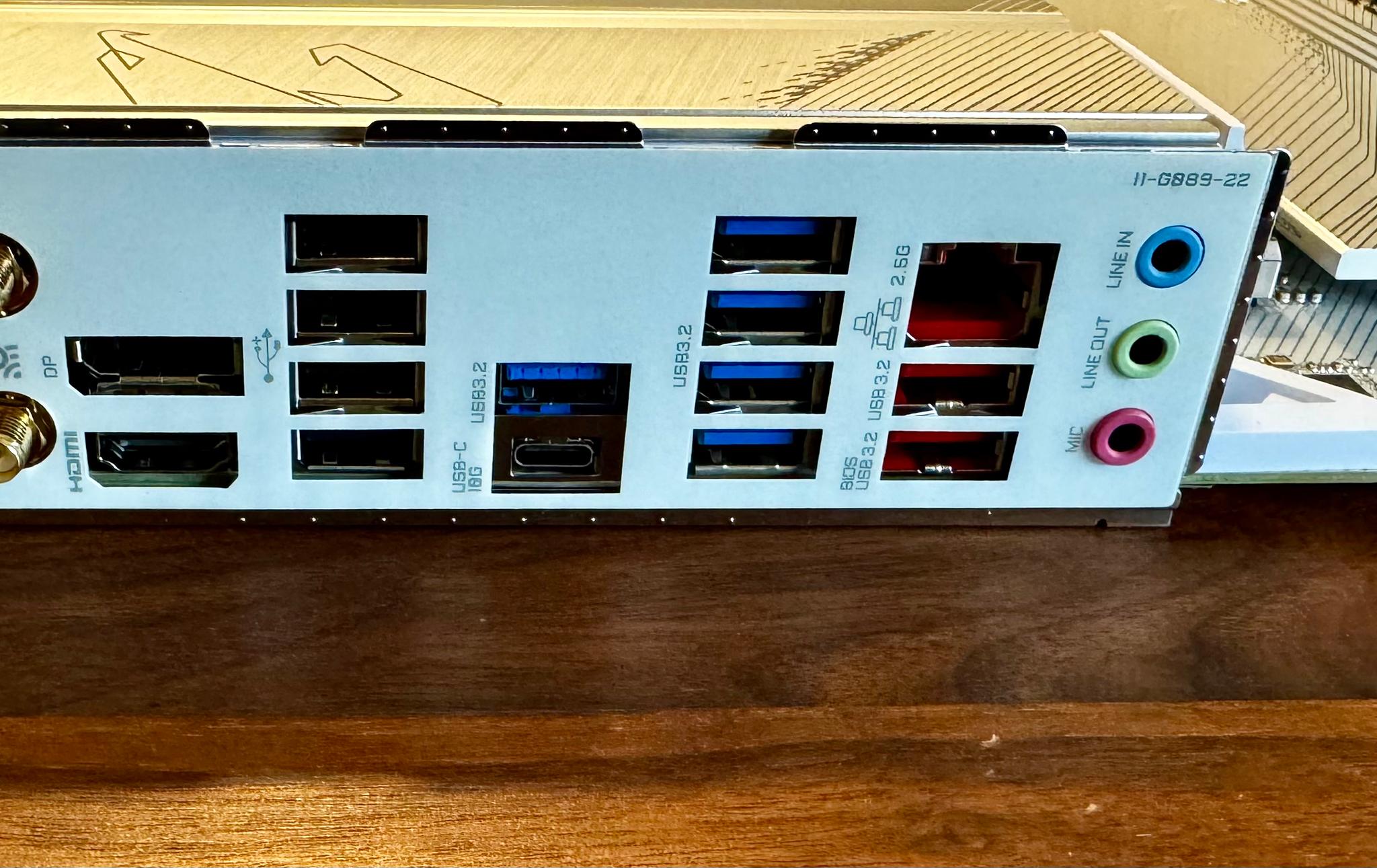 Gigabyte B650 AORUS ELITE AX ICE (DDR5, AM5)