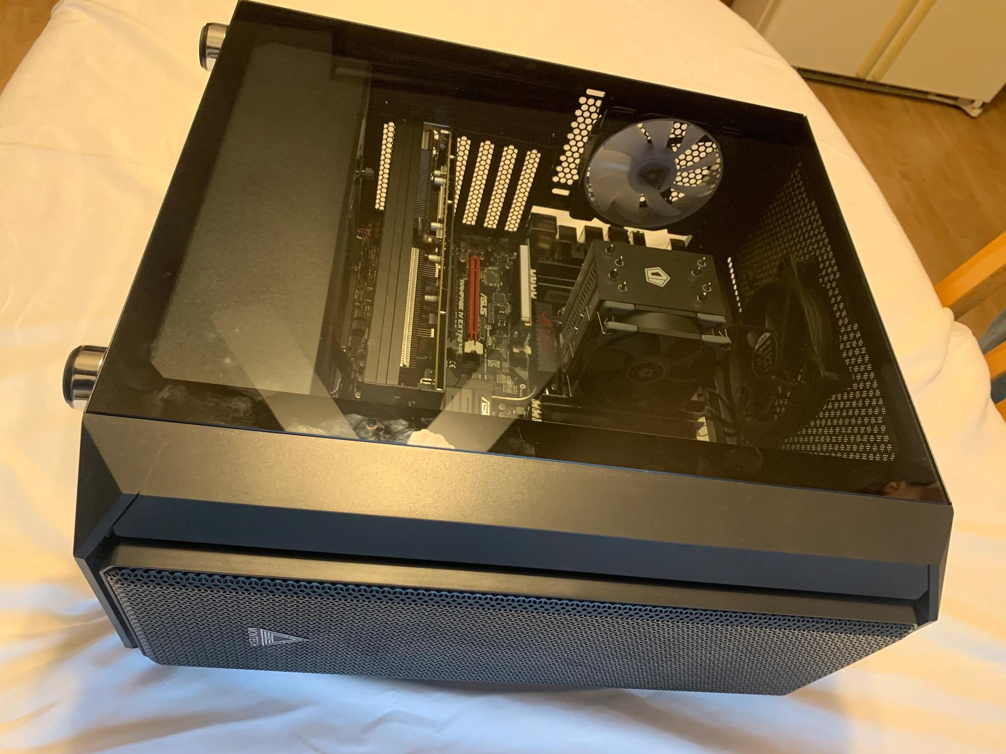 Xeon rampage IV extreme, RX 5700XT, (i7 equivalent OC)