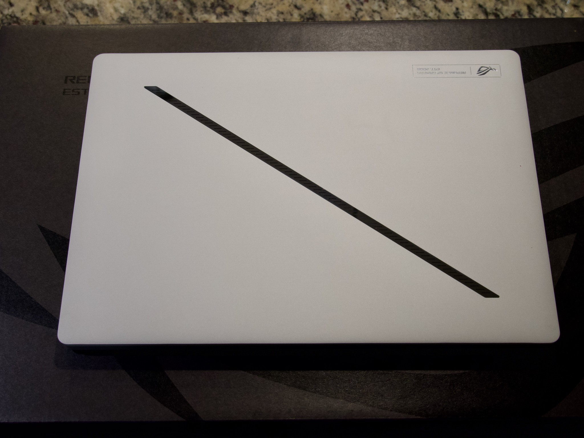 Asus ROG Zephyrus G14 (2024) GA403 R9 RTX4070 32GB