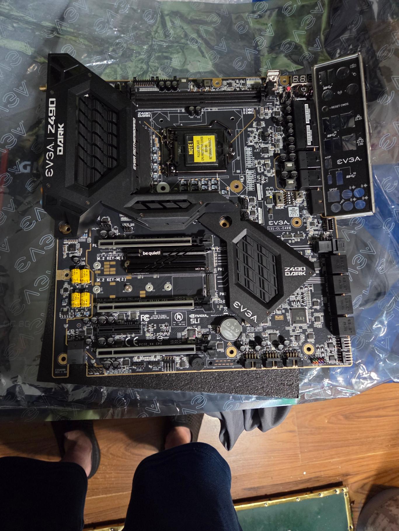 EVGA Z490 DARK, 131-CL-E499-KR