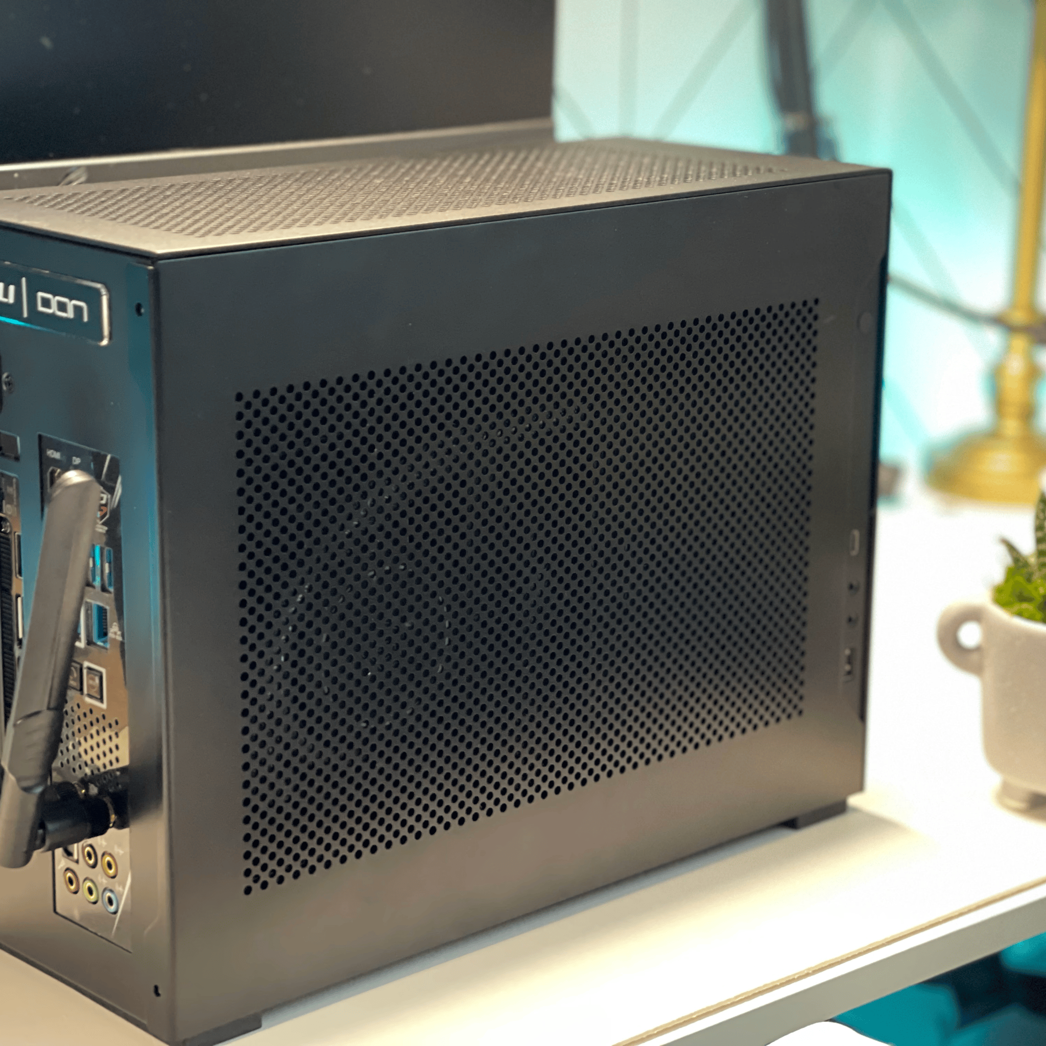 Go Dark 🌑 RTX 3090 FE, i7 13700K, Z690 itx, 32GB DDR5, 1TB nvme, 240mm AIO, Lian Li