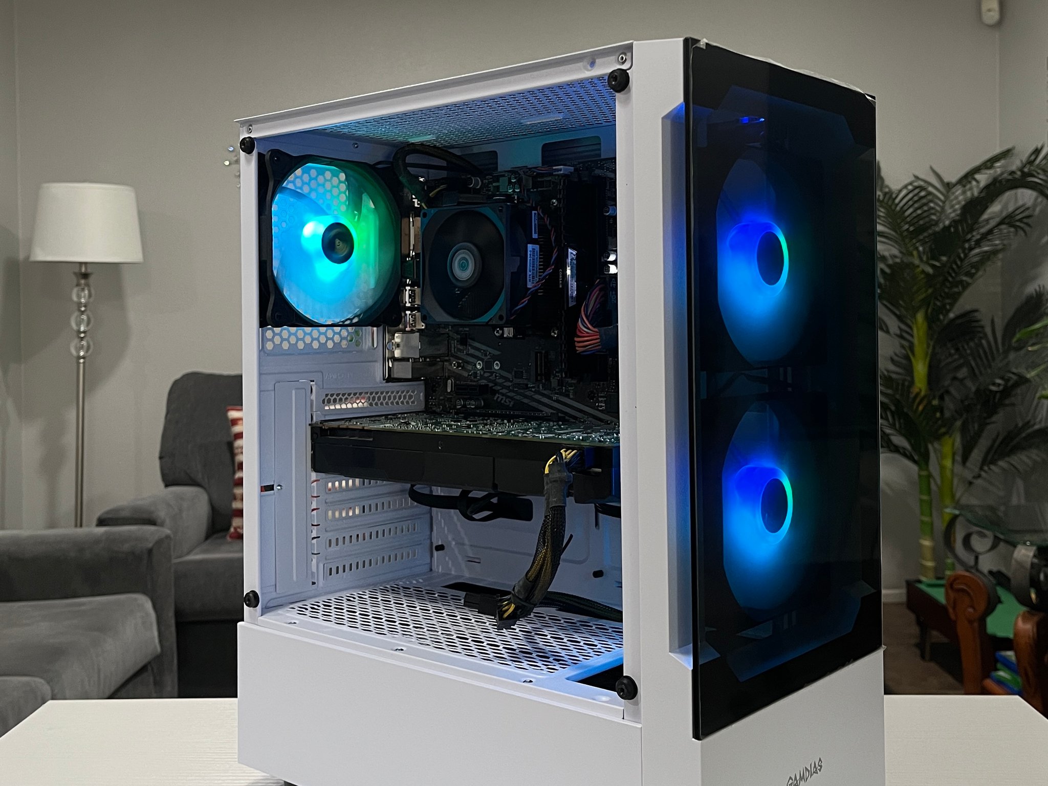 GTX 1080 8GB, Ryzen 5 2600X, 8GB RAM | White RGB Gaming Computer/PC