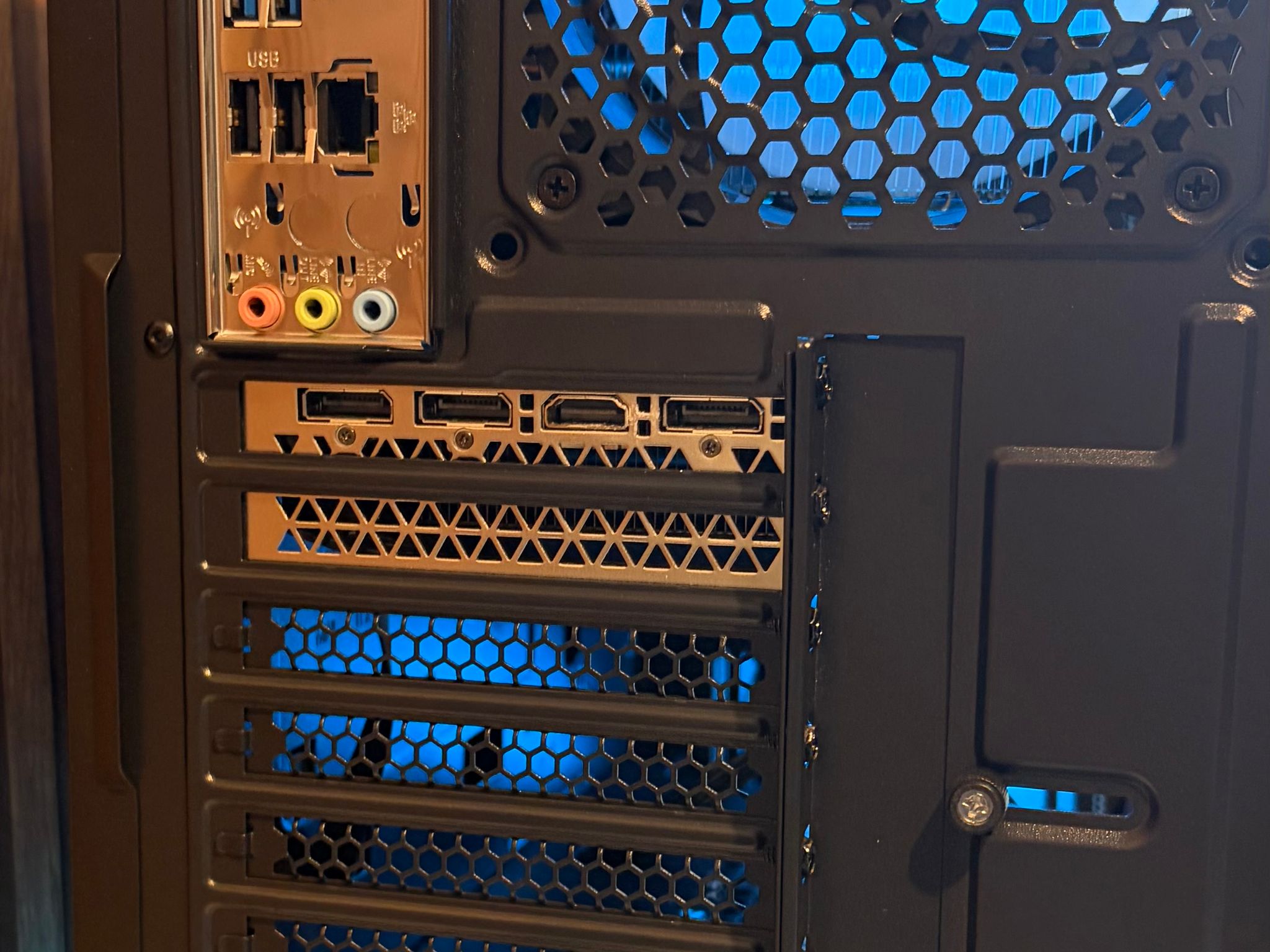 2080 SUPER | I5 8500 | 16GB DDR4 | 500GB SSD | 550W