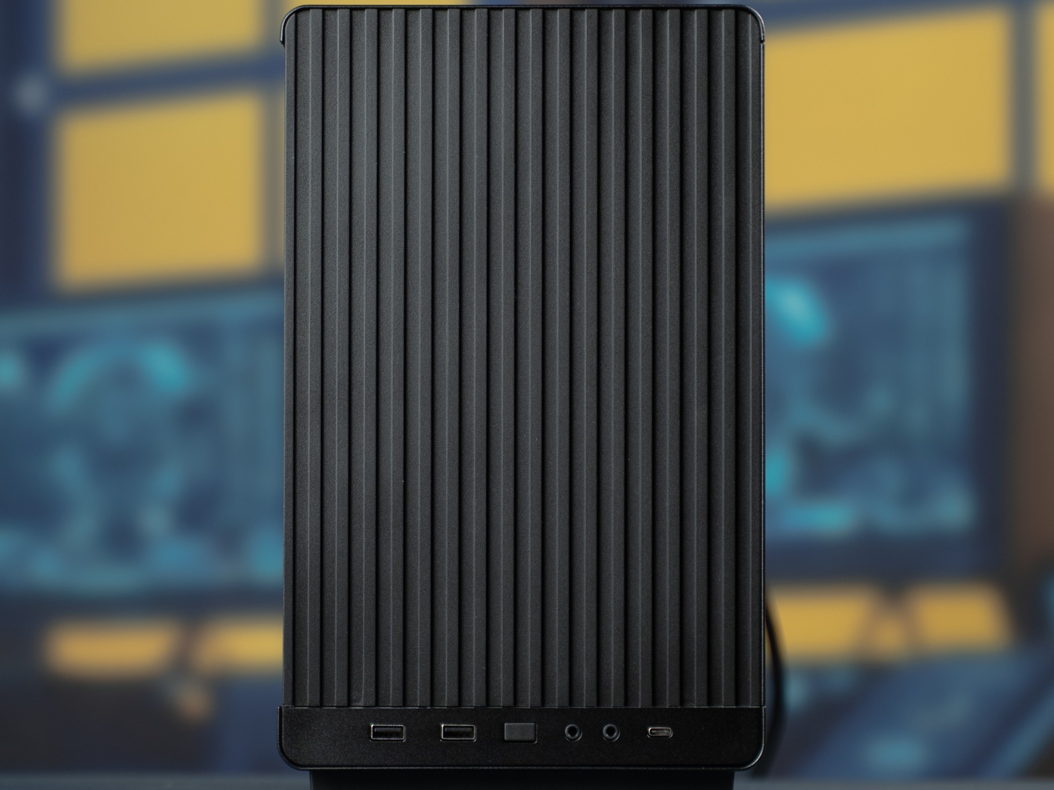 “STRATPERSONA 2” RTX 5060 Ryzen 5 7600X 32GB 1TB Windows 11 Gaming PC Powerhouse