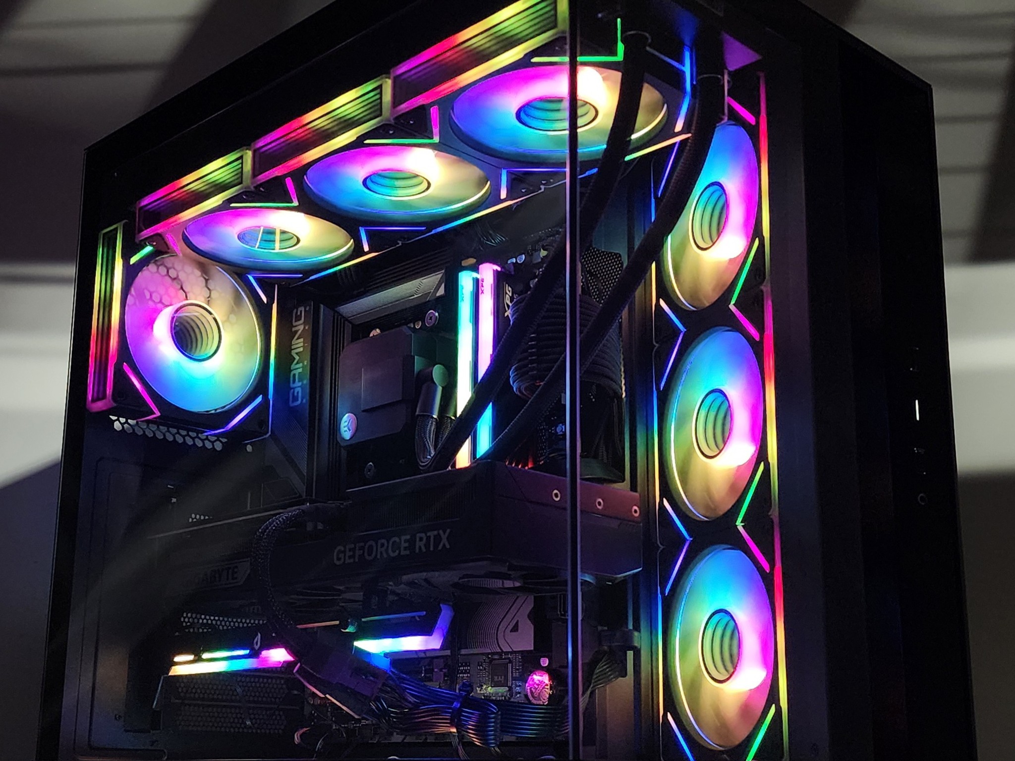 Gaming PC Ryzen 9 9900X 32GB RAM 1TB SSD RTX 5070 Ti 16GB Windows 11 Computer