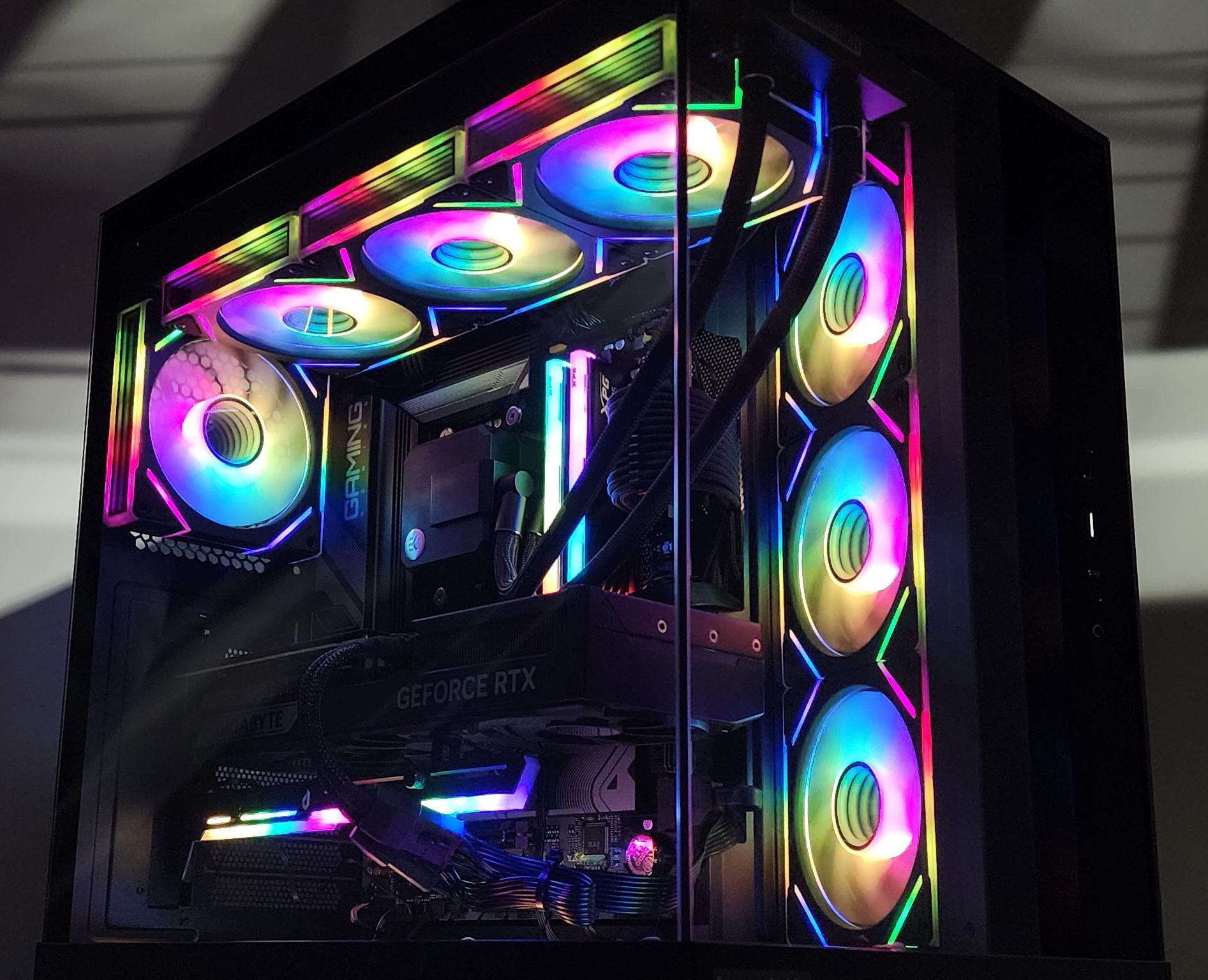 Gaming PC Ryzen 9 9900X 32GB RAM 1TB SSD RTX 5070 Ti 16GB Windows 11 Computer