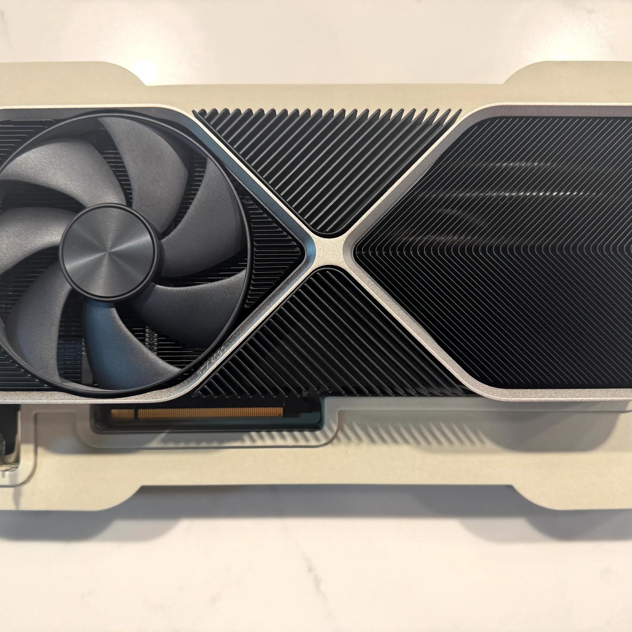 NVIDIA GeForce RTX 4090 Founders Edition - 24GB - Slightly Used