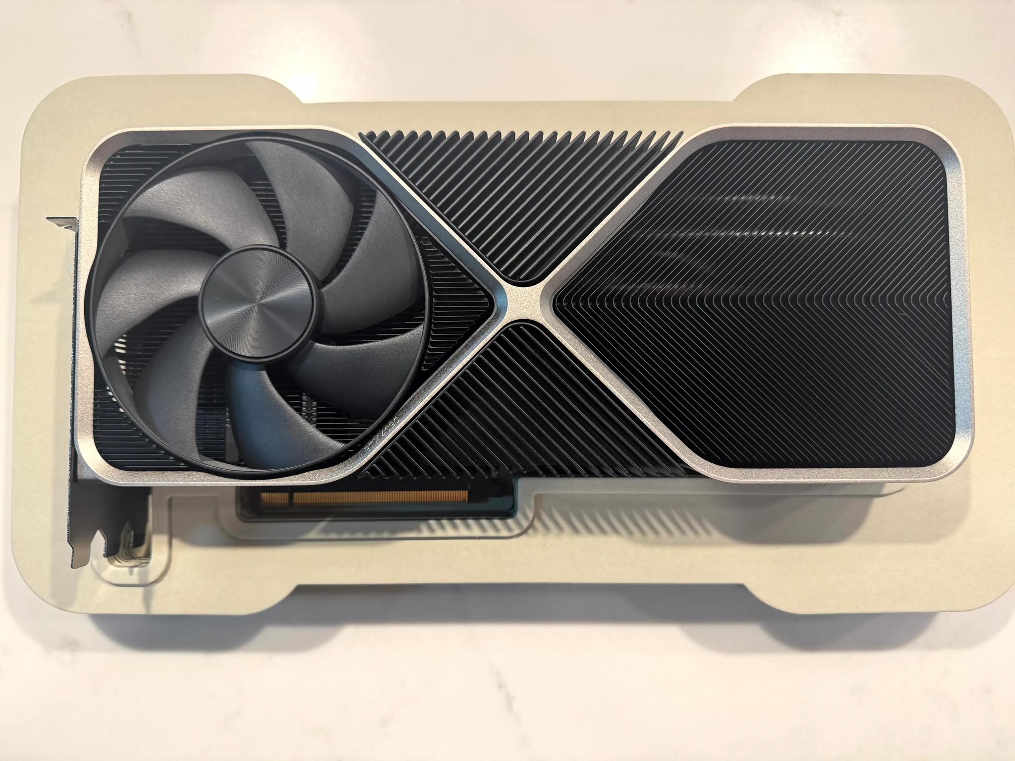 NVIDIA GeForce RTX 4090 Founders Edition - 24GB - Slightly Used