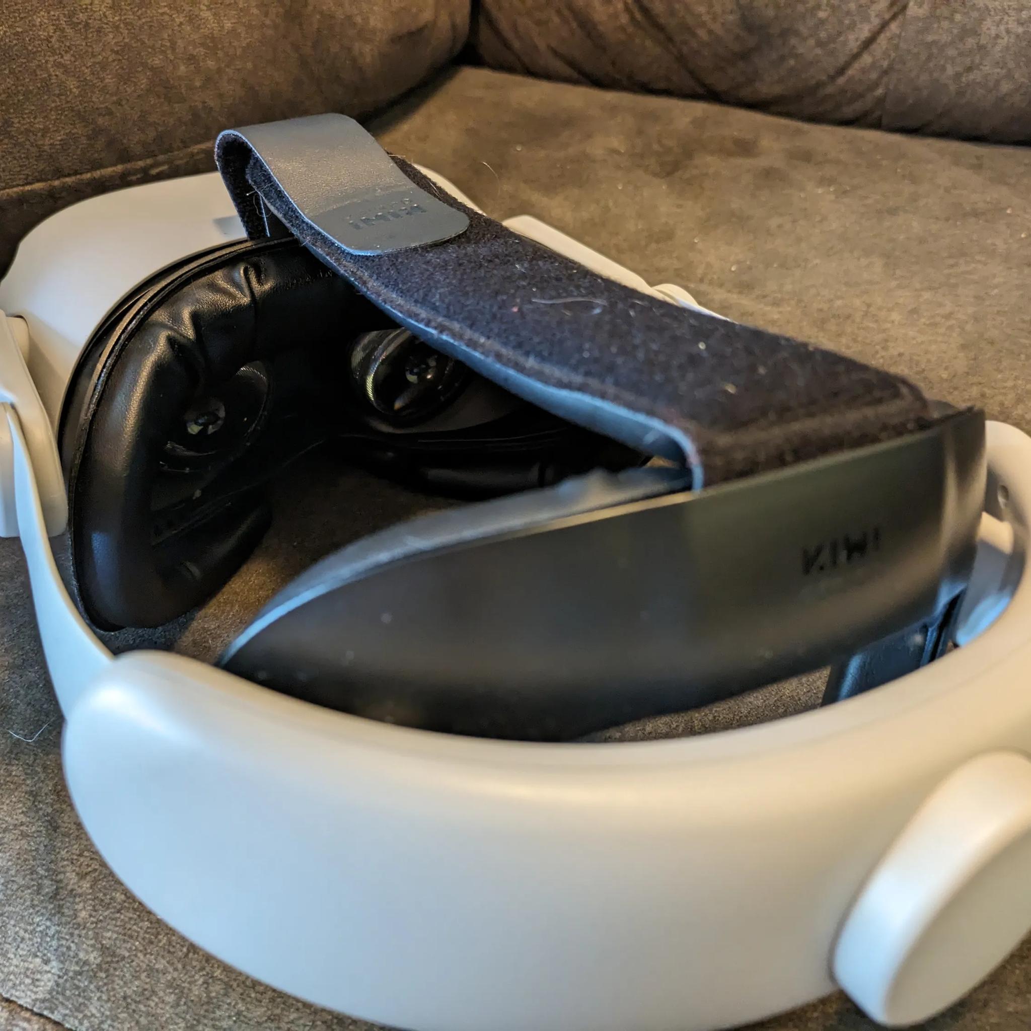 Meta Oculus Quest 2 128GB Standalone VR Headset - White, With Accessories