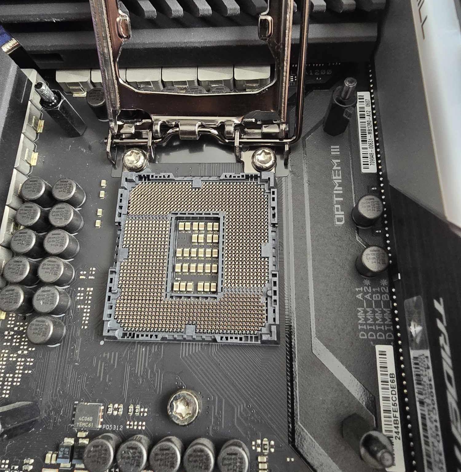 Asus ROG Maximus XII Hero (Wi-Fi) Z490 LGA 1200 ATX Motherboard Intel